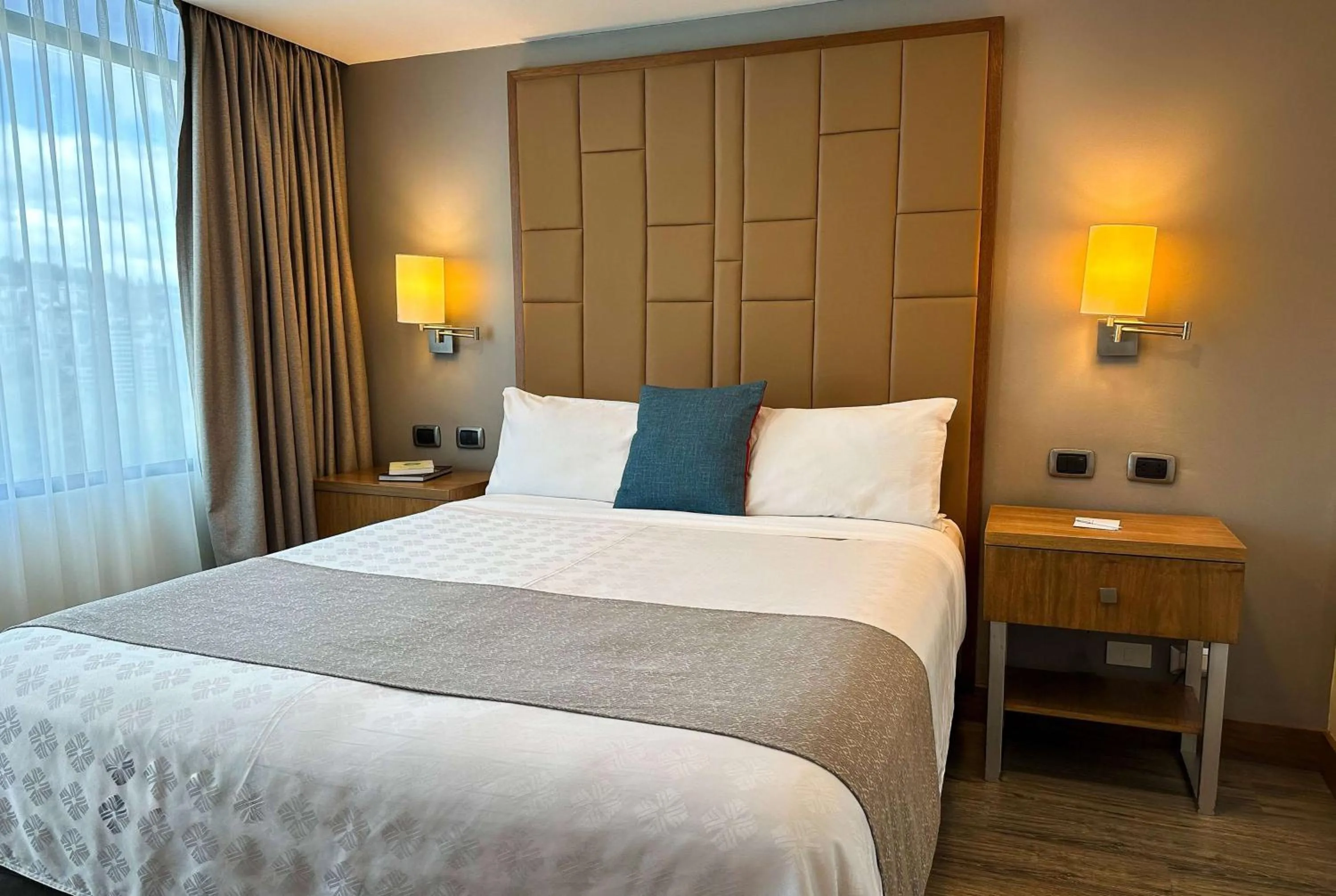 Photo of the whole room, Bed in Wyndham Garden Quito