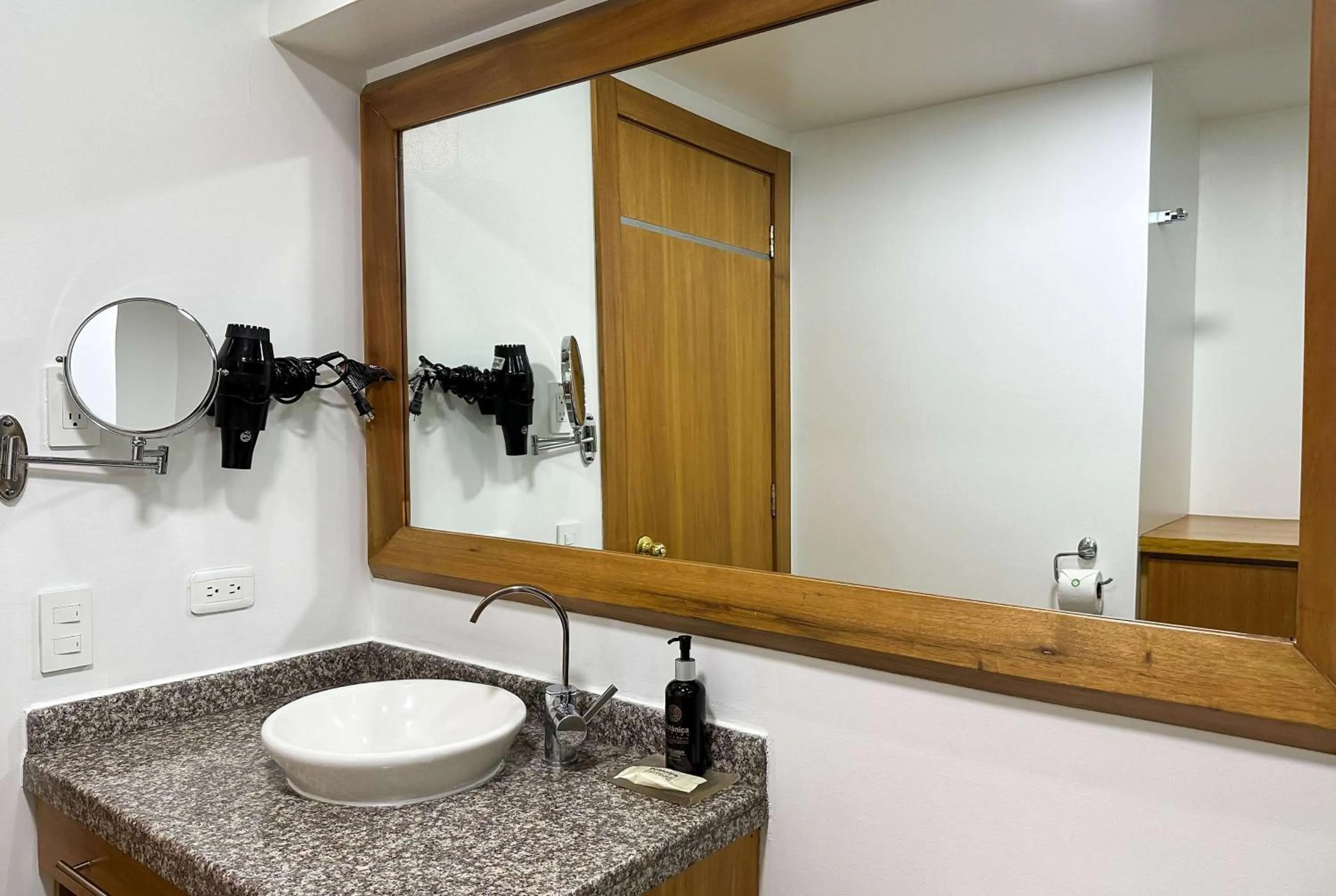 Bathroom in Wyndham Garden Quito