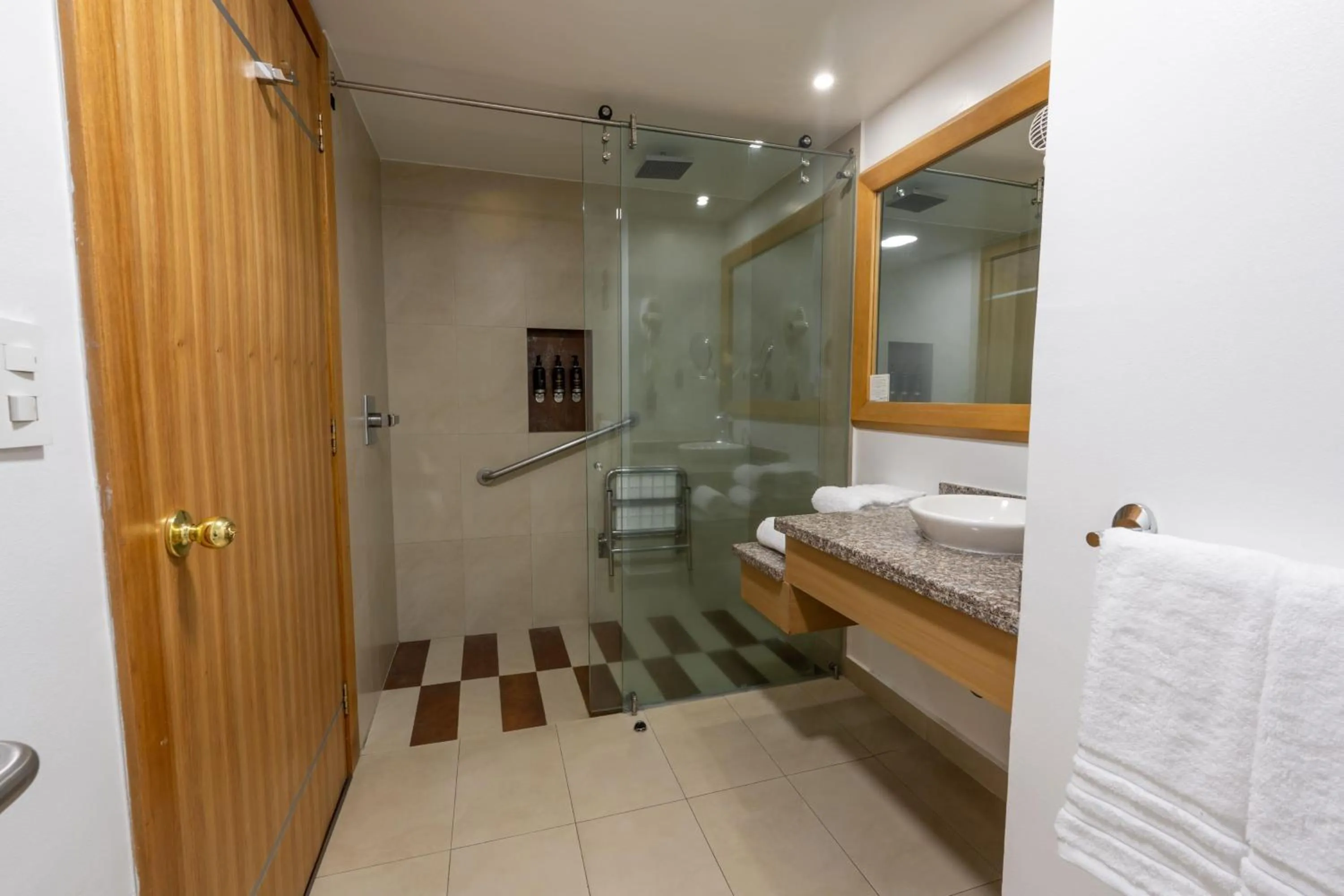 Bathroom in Wyndham Garden Quito