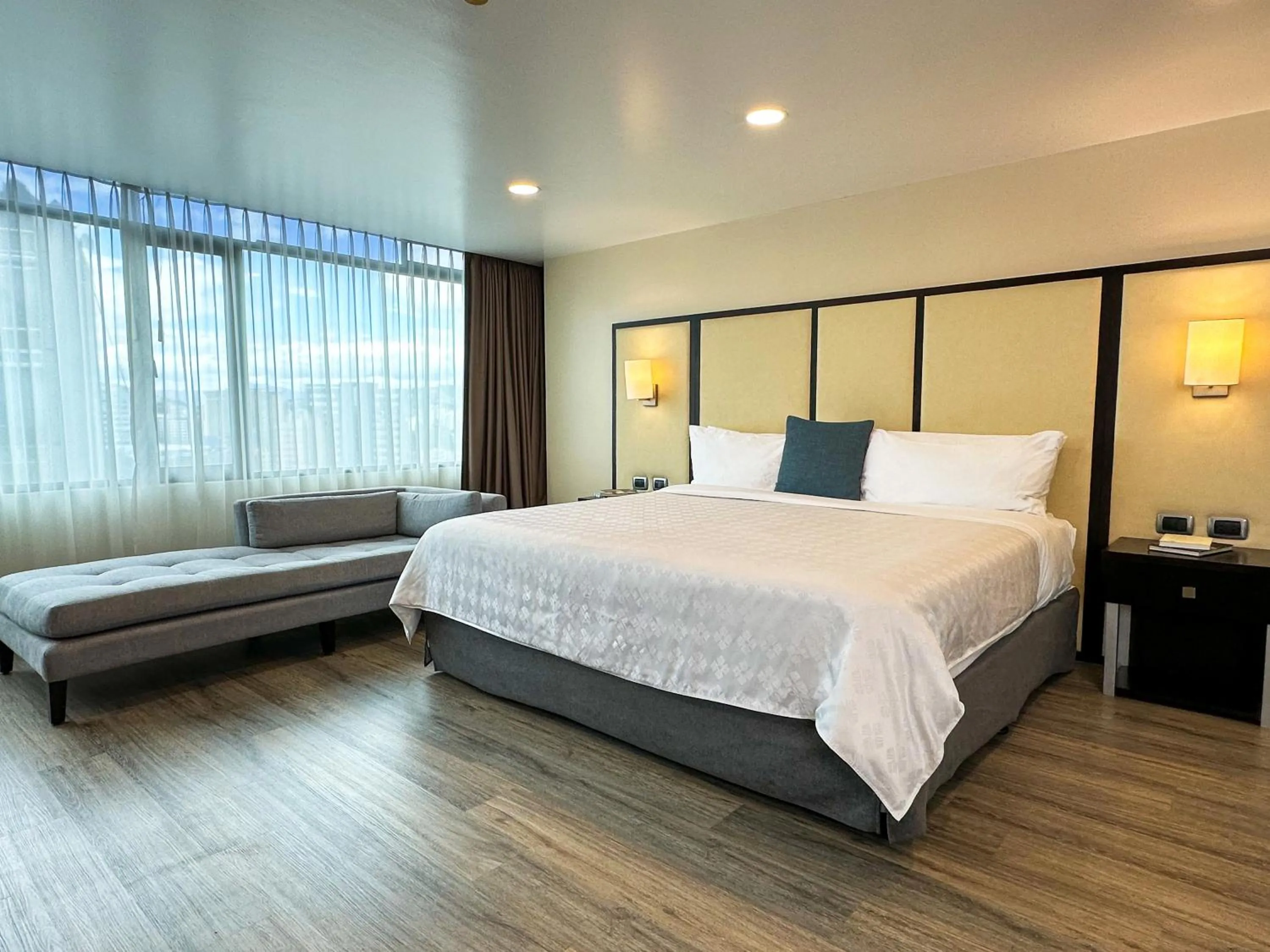 Bed in Wyndham Garden Quito