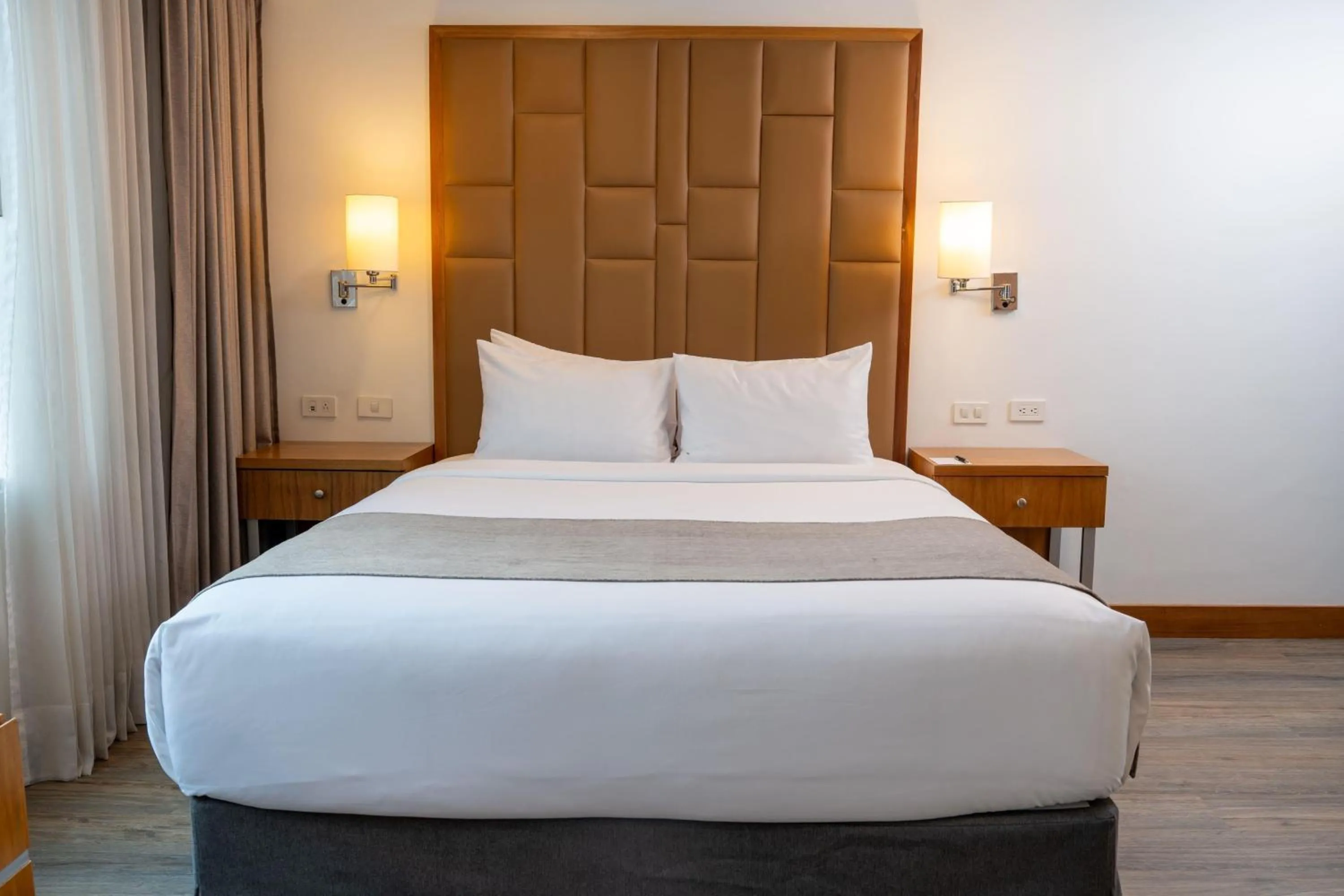 Photo of the whole room, Bed in Wyndham Garden Quito