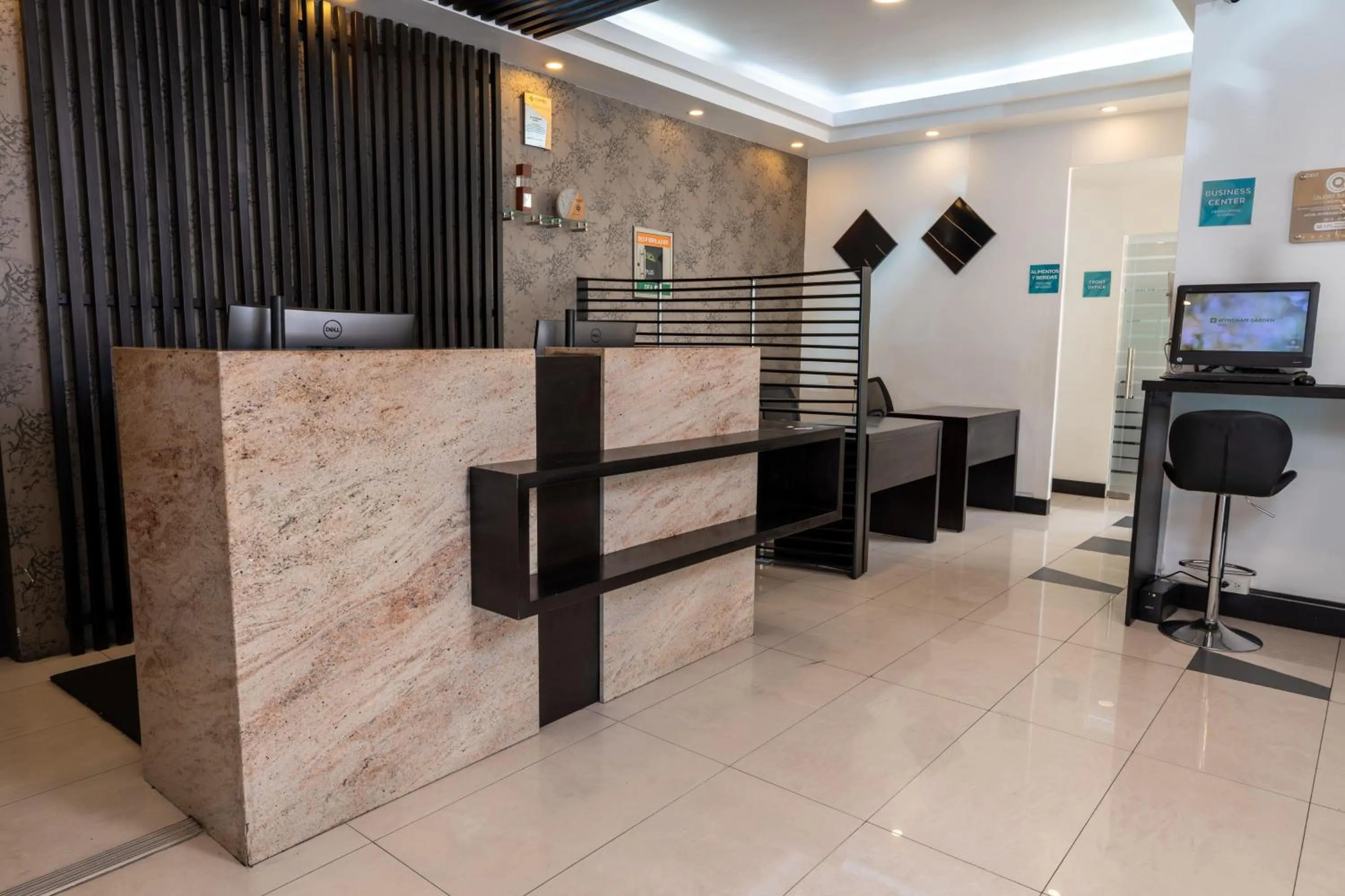 Lobby or reception in Wyndham Garden Quito