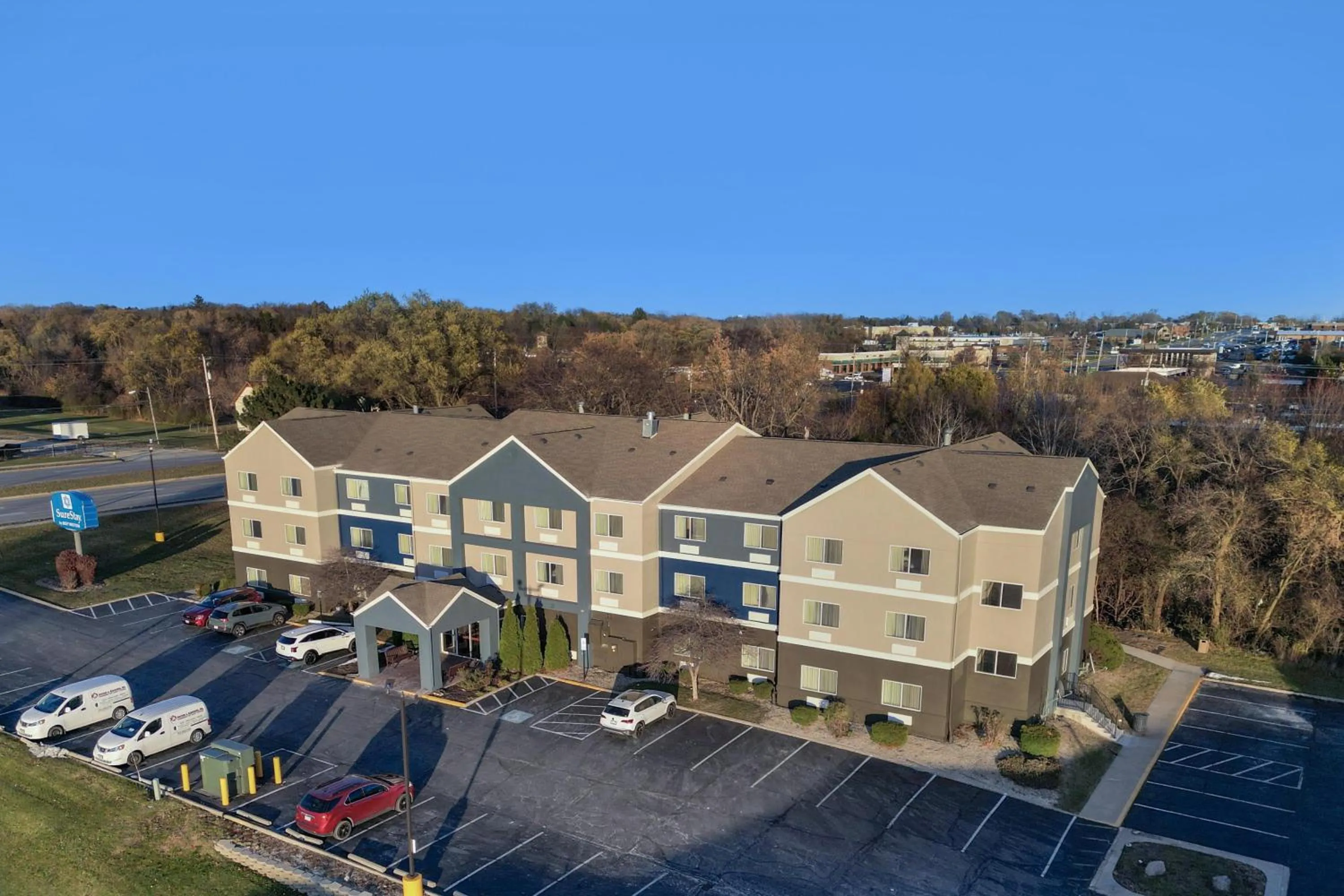 Property building in SureStay by Best Western Mount Pleasant Racine