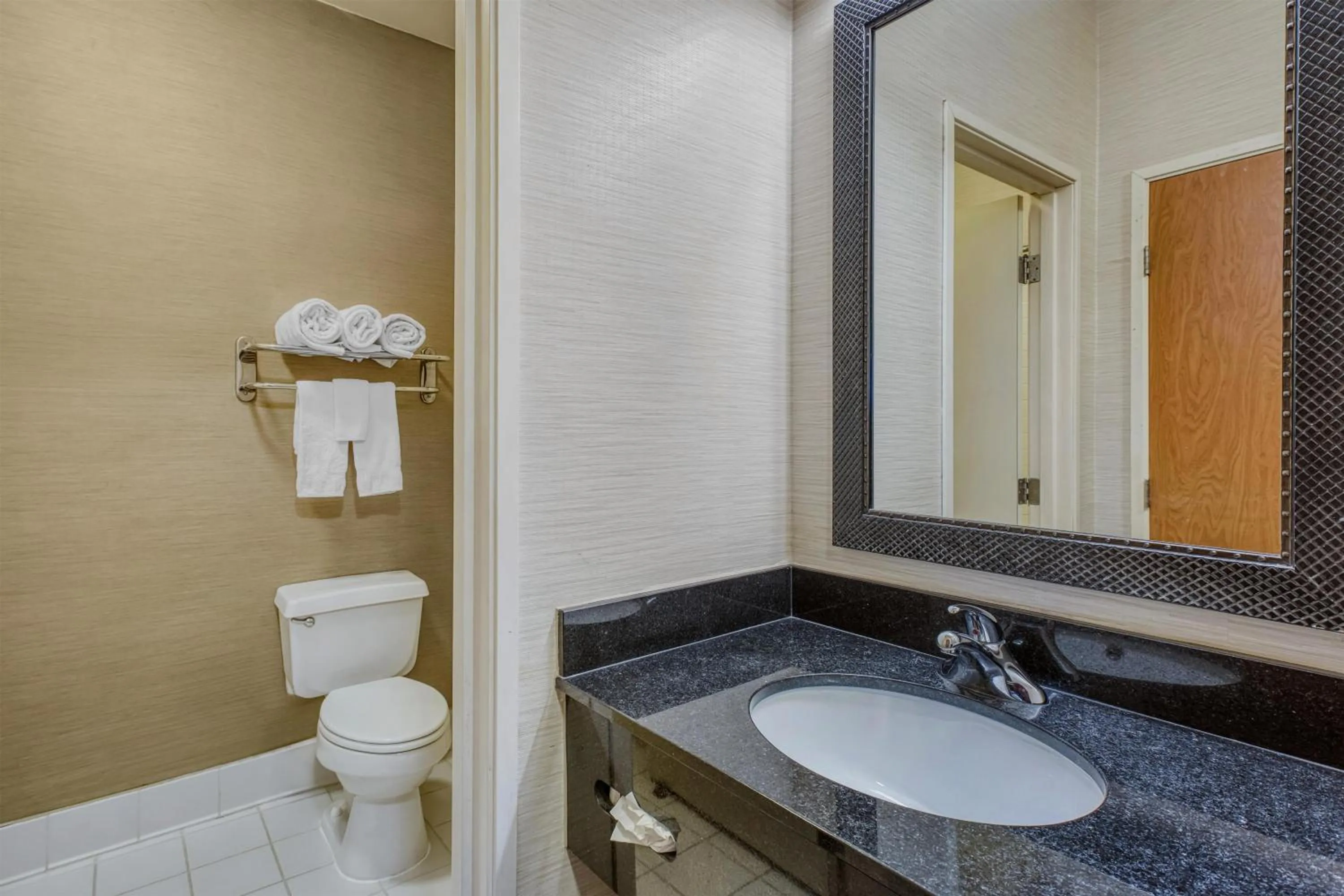 Bathroom in SureStay by Best Western Mount Pleasant Racine
