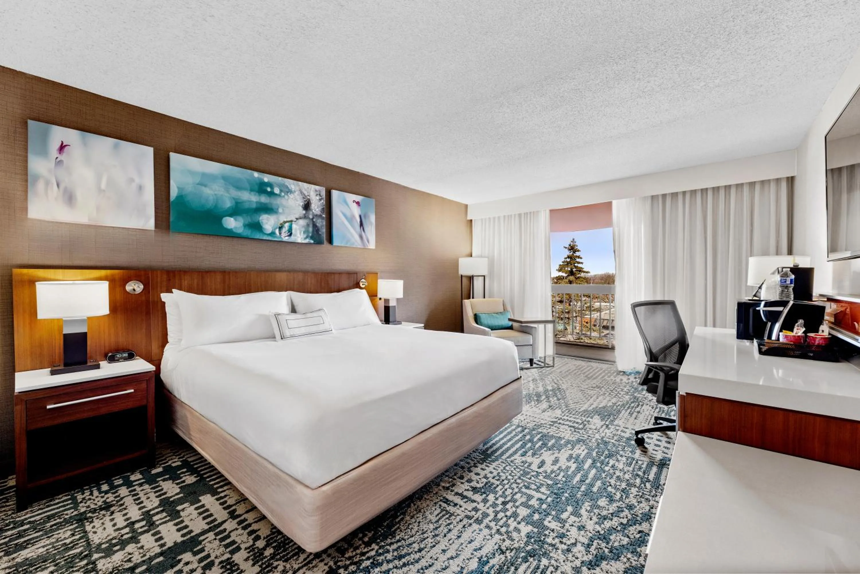 Bedroom, Bed in Delta Hotels by Marriott Mount Pleasant