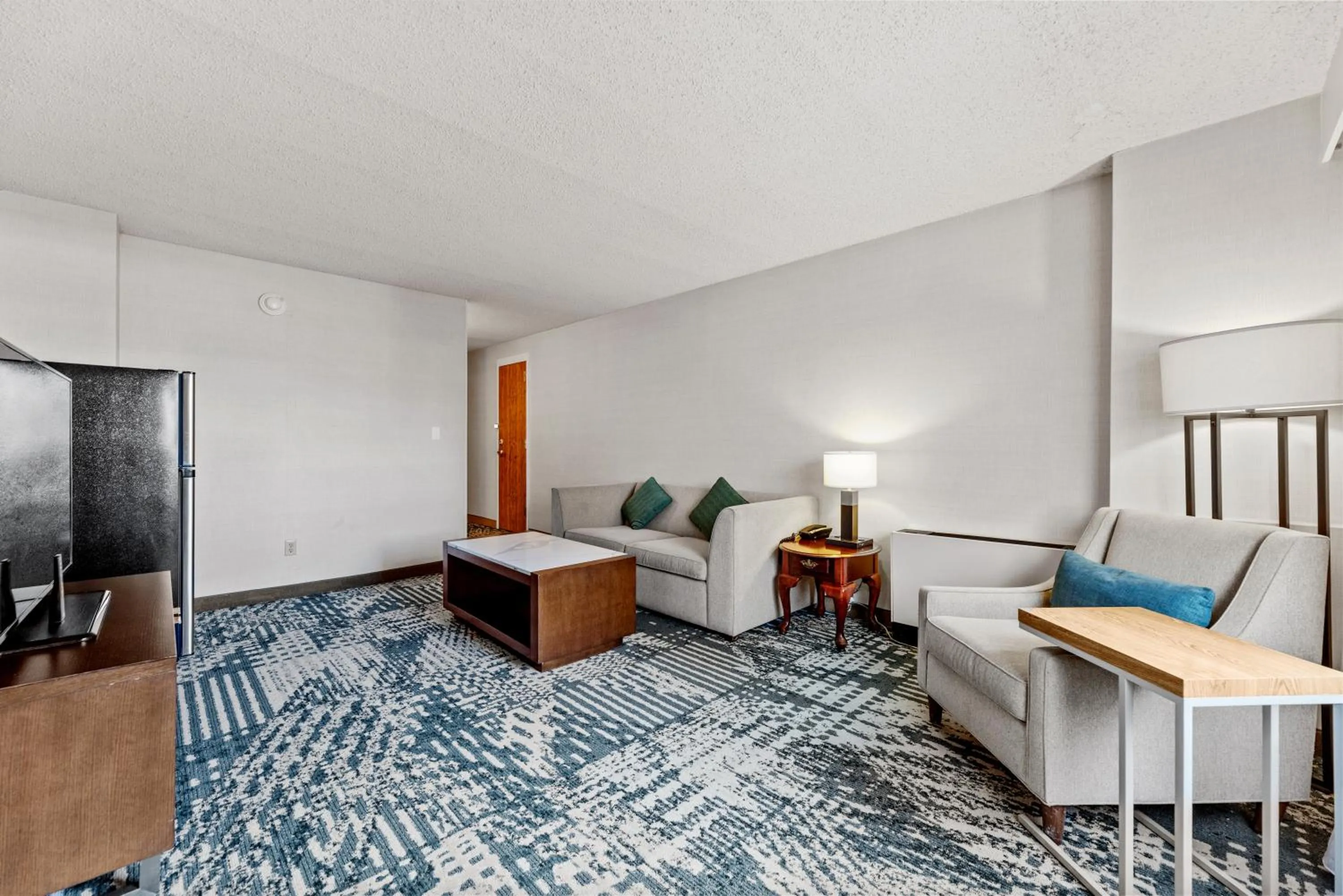 Seating area, Bed in Delta Hotels by Marriott Mount Pleasant