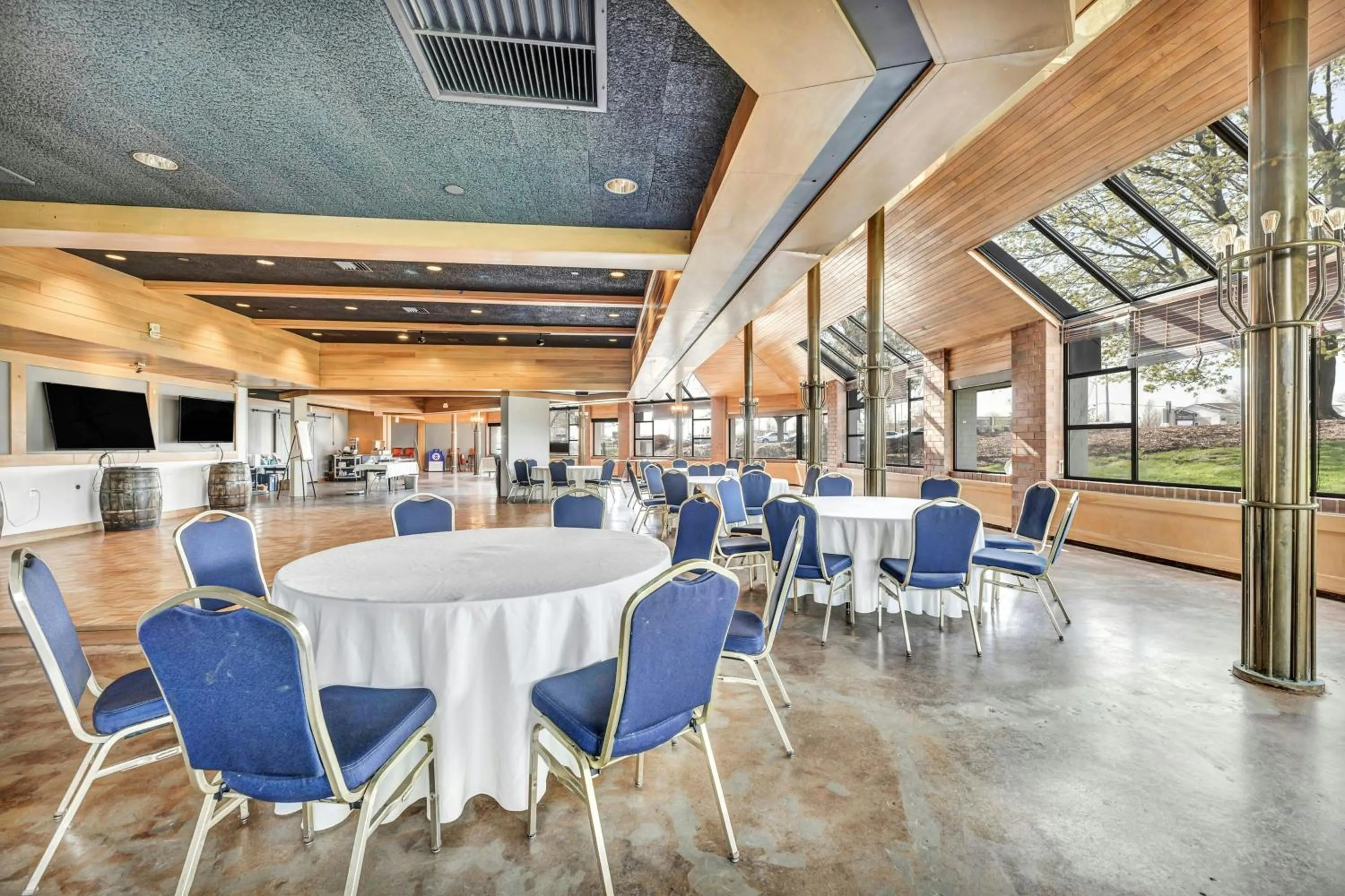 Meeting/conference room in Delta Hotels by Marriott Mount Pleasant