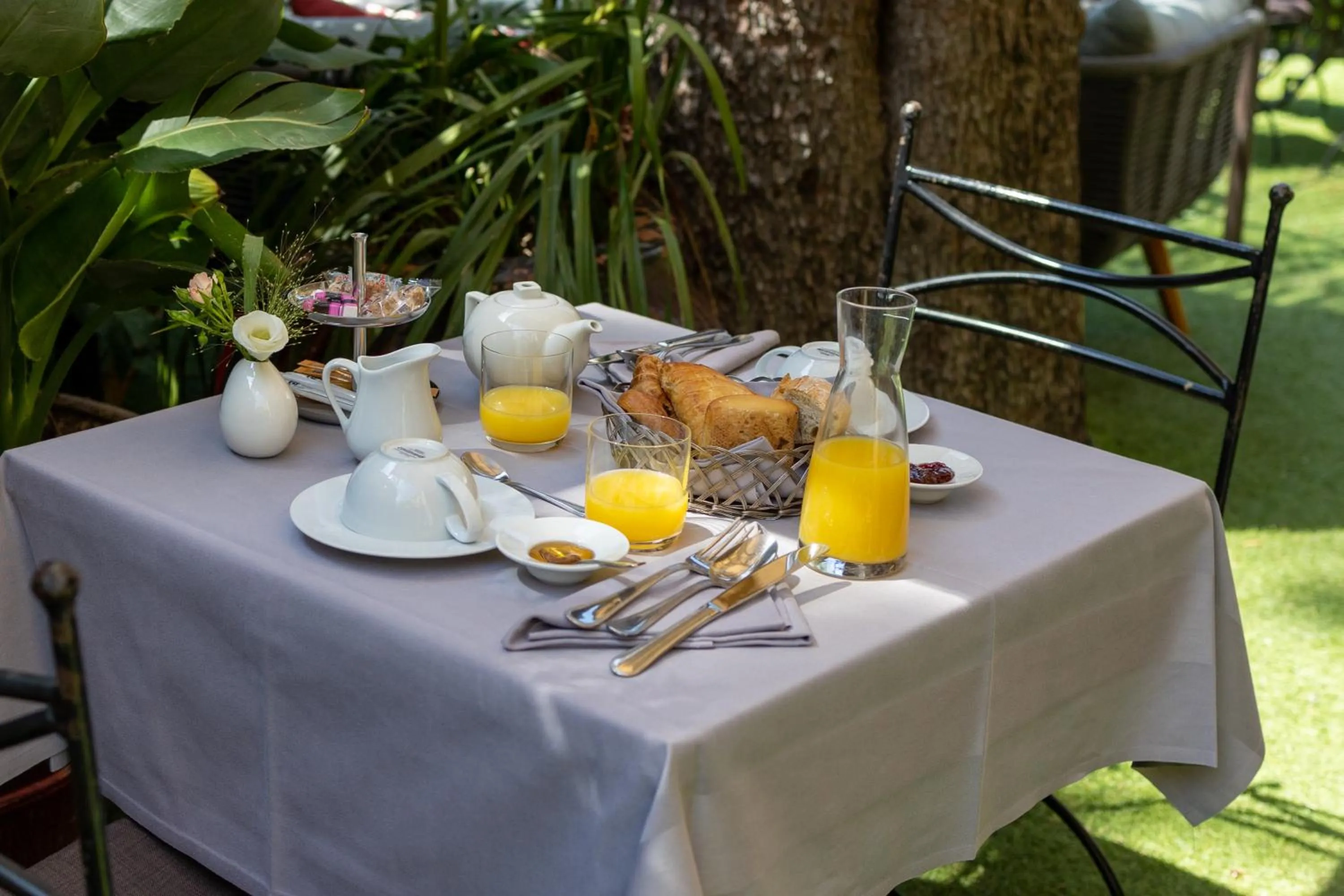Breakfast in Hôtel Petit Palais