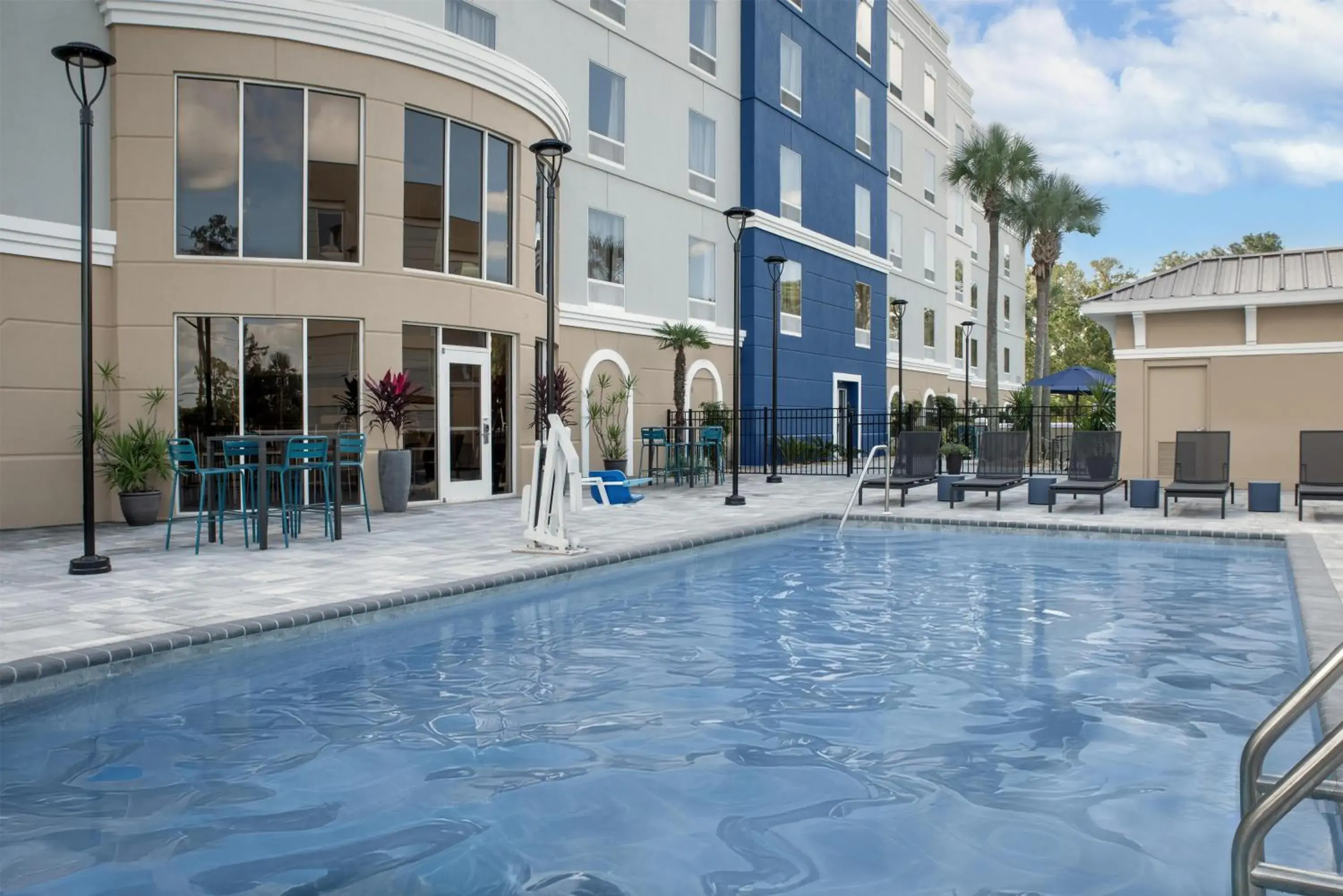 Pool view in Hampton Inn & Suites Lake City Pool view in Hampton Inn & Suites Lake City