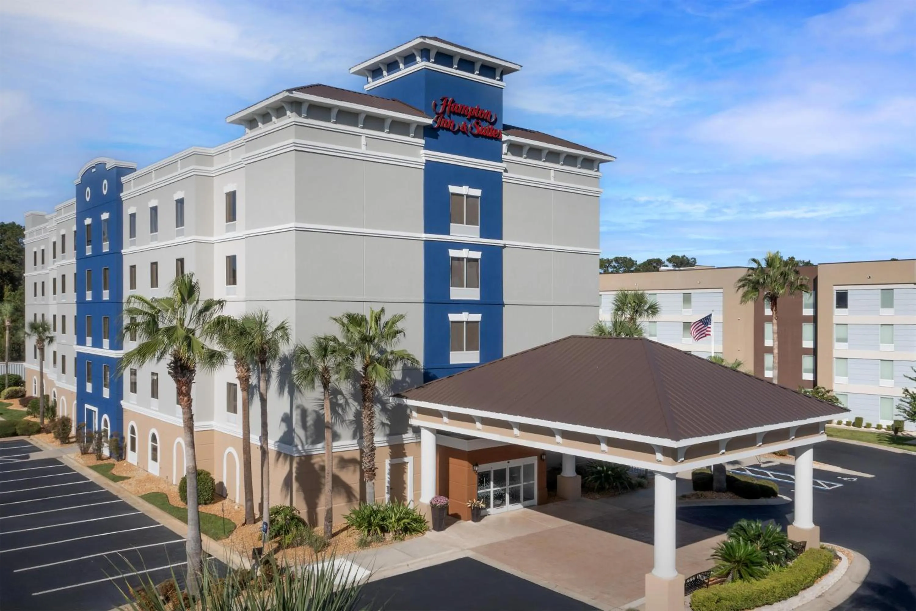 Property building in Hampton Inn & Suites Lake City