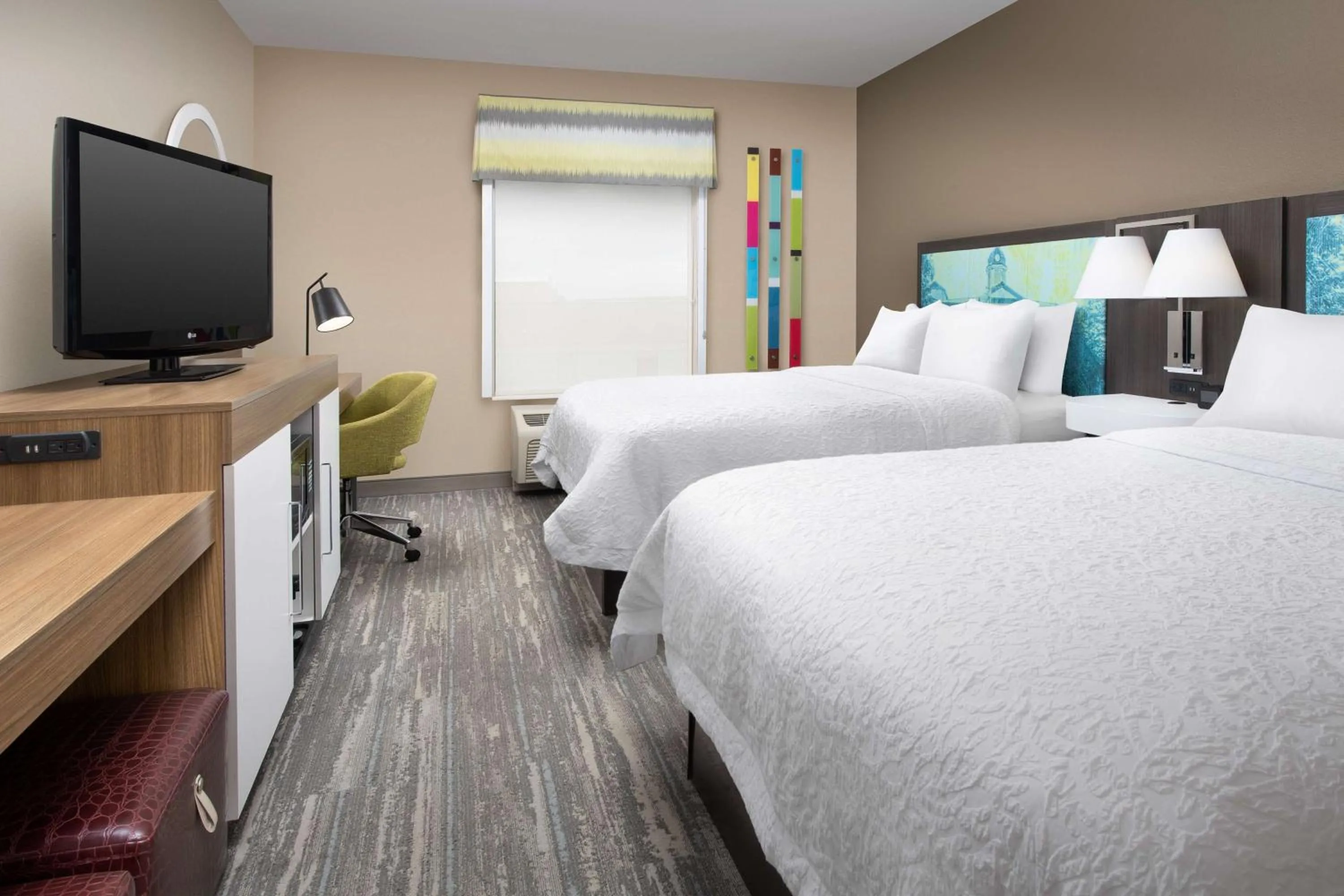 Bedroom, Bed in Hampton Inn & Suites Lake City