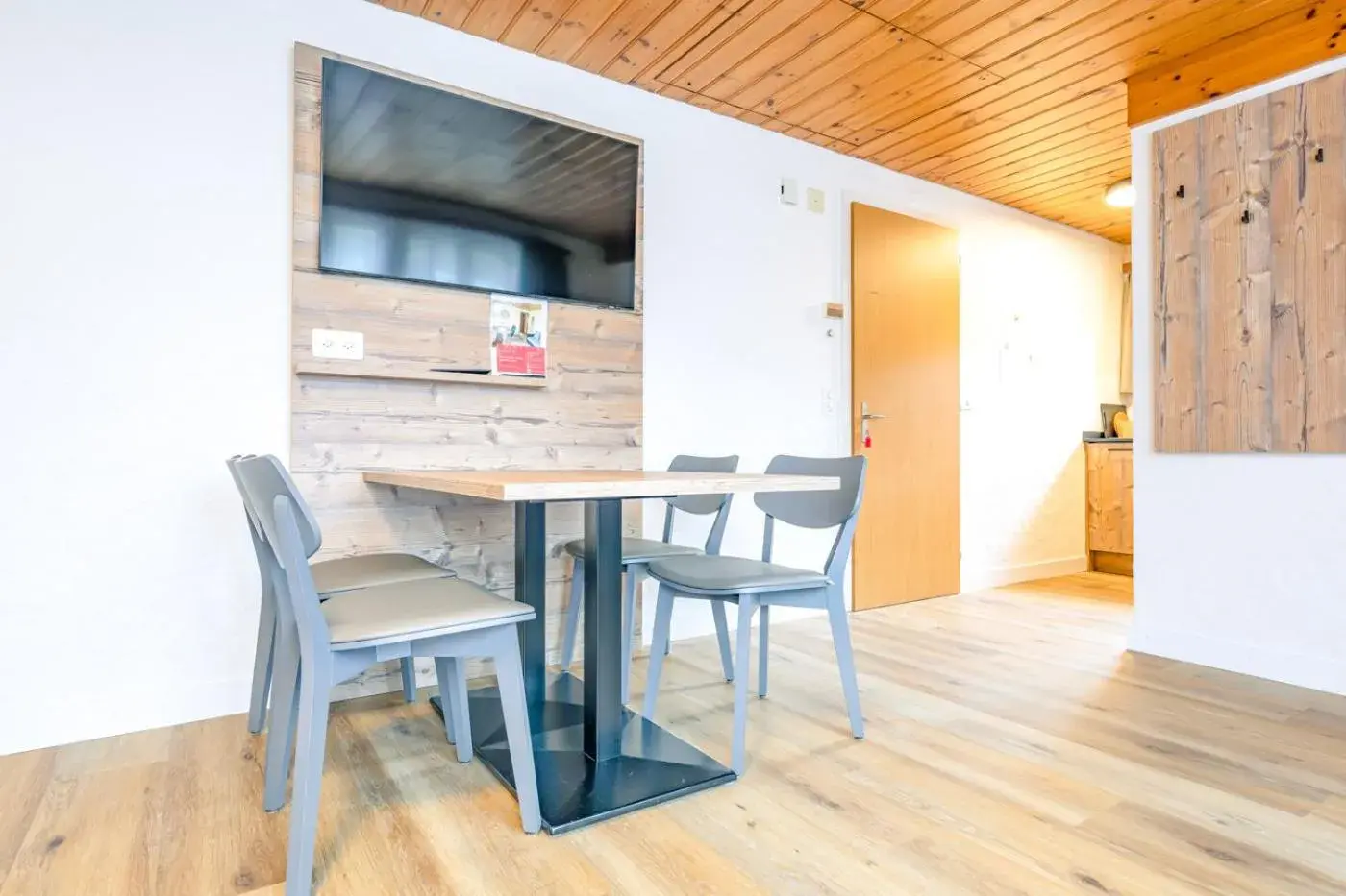 First Apartment - Aare Jungfrau AG First Apartment - Aare Jungfrau AG