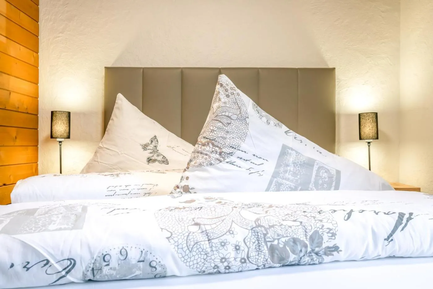First Apartment - Aare Jungfrau AG