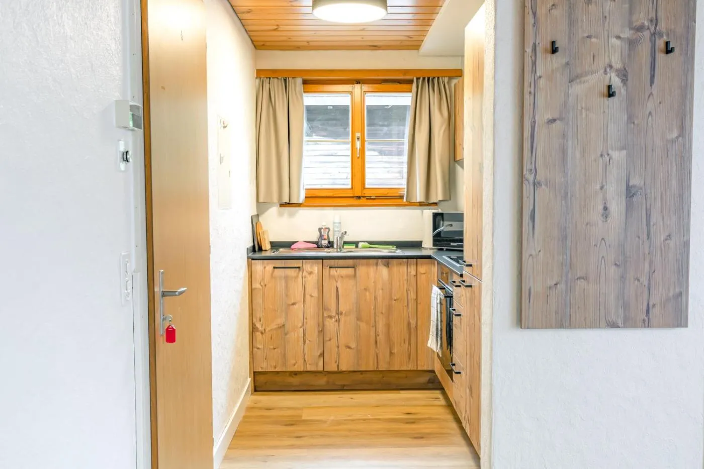 First Apartment - Aare Jungfrau AG