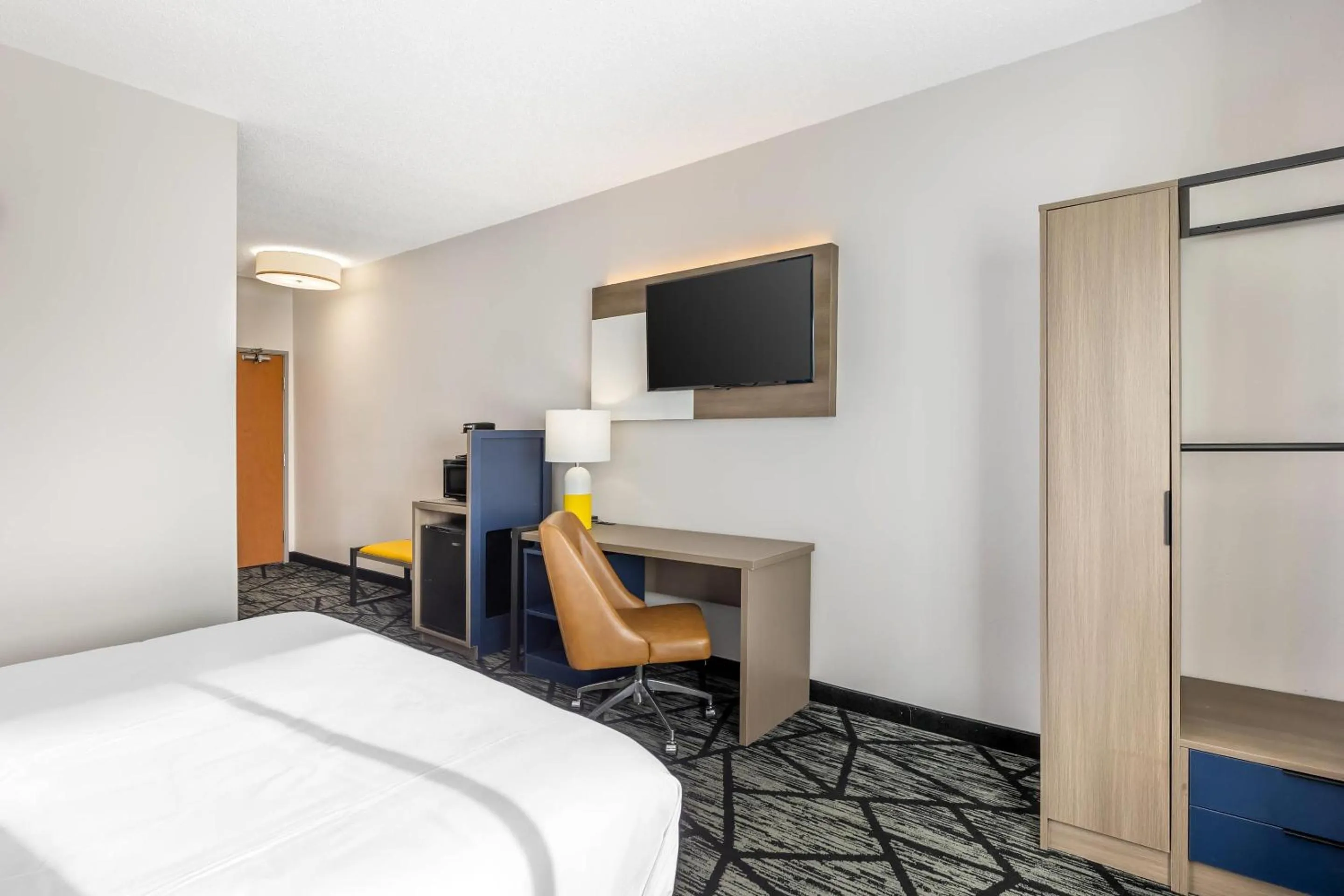 Bedroom in Comfort Inn Davenport East - Bettendorf