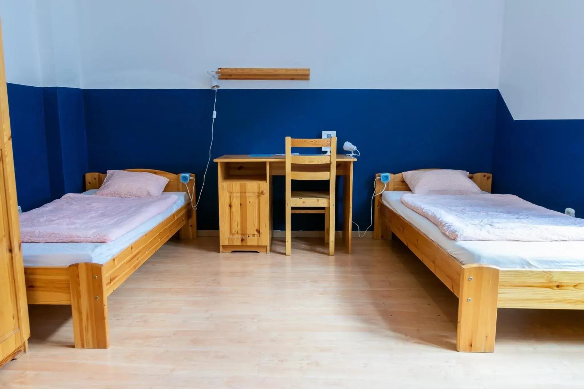 Budget Twin Room in Lima Hostel Győr Budget Twin Room in Lima Hostel Győr
