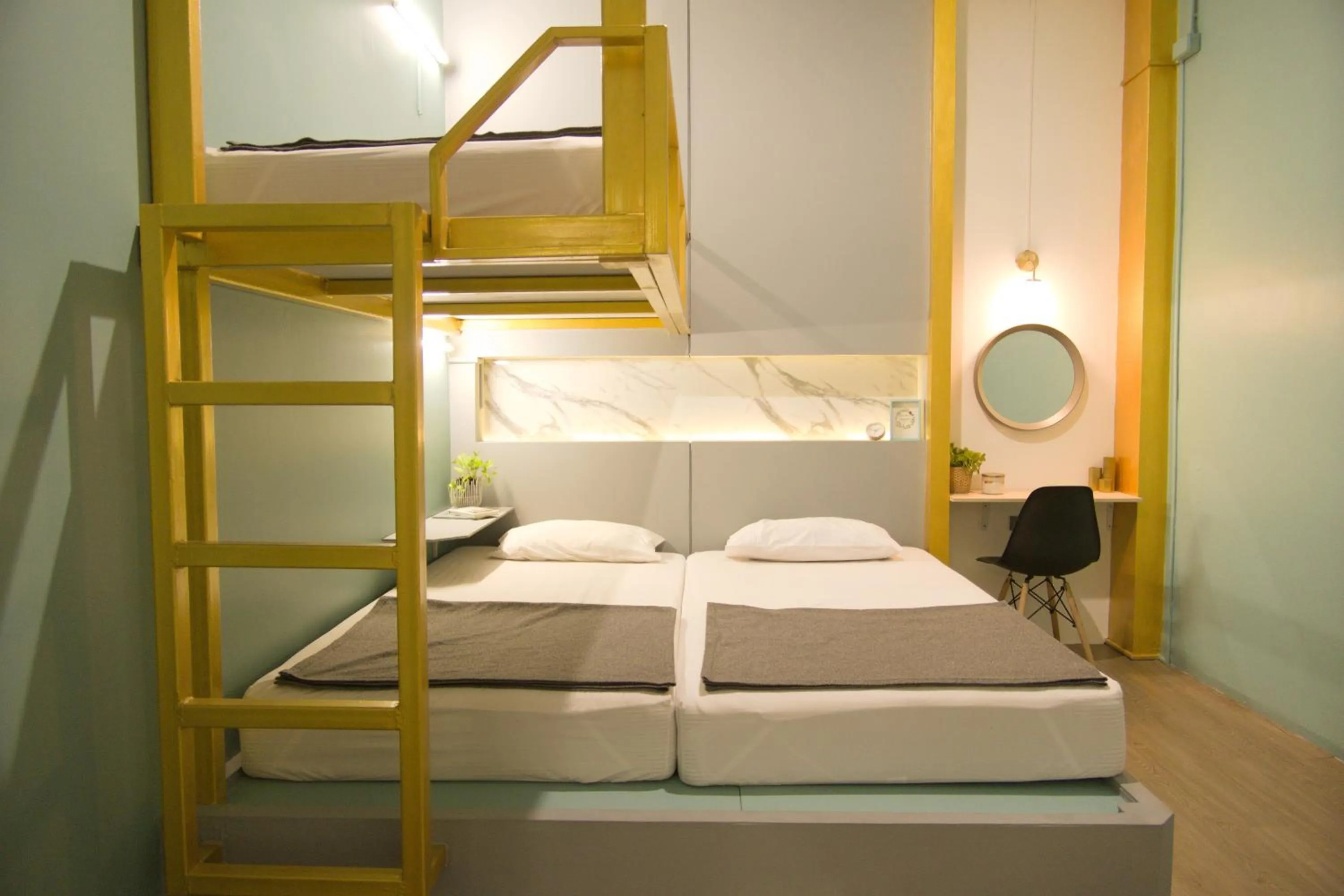 bunk bed, Bed in Hugger Hostel