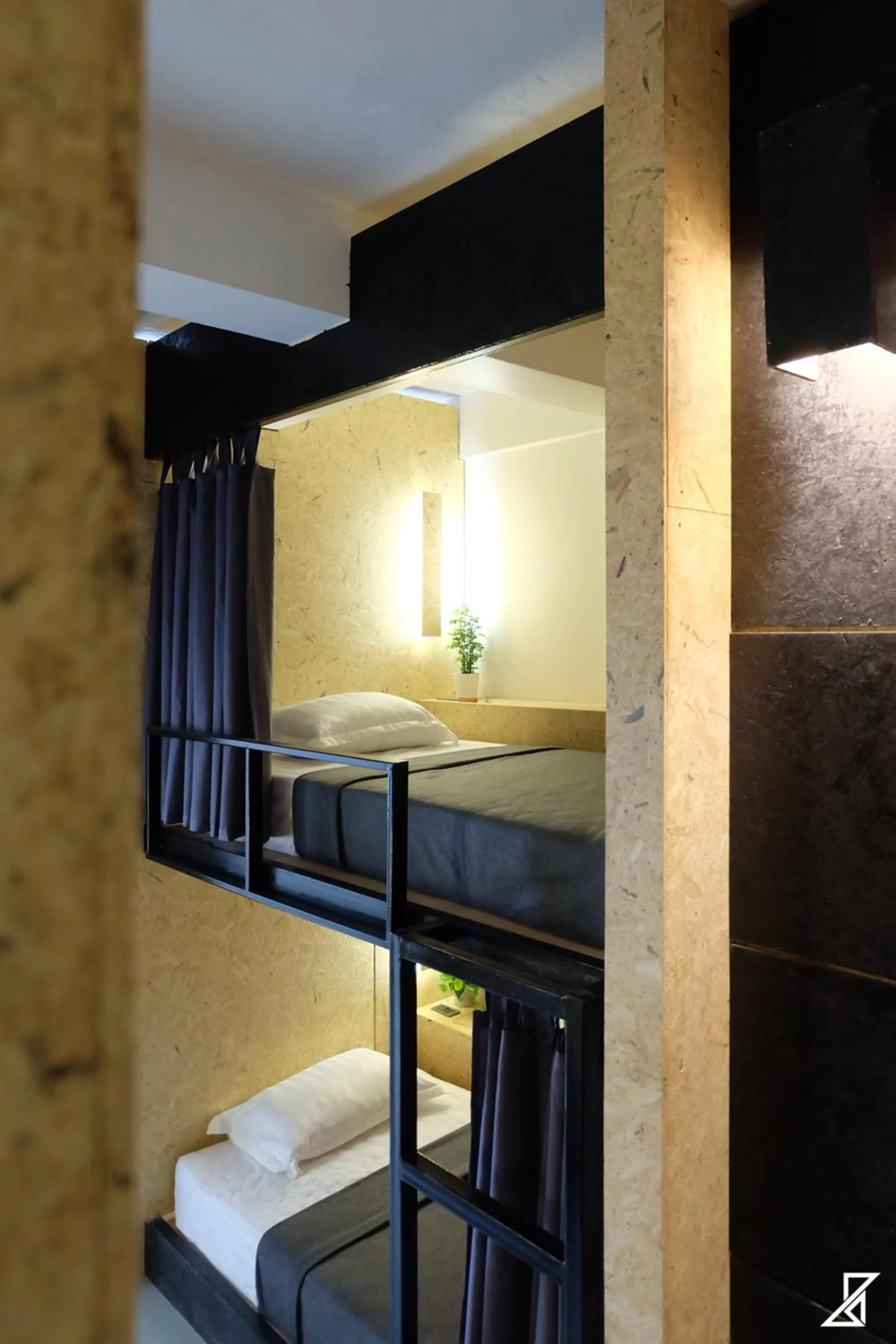 bunk bed, Bed in Hugger Hostel