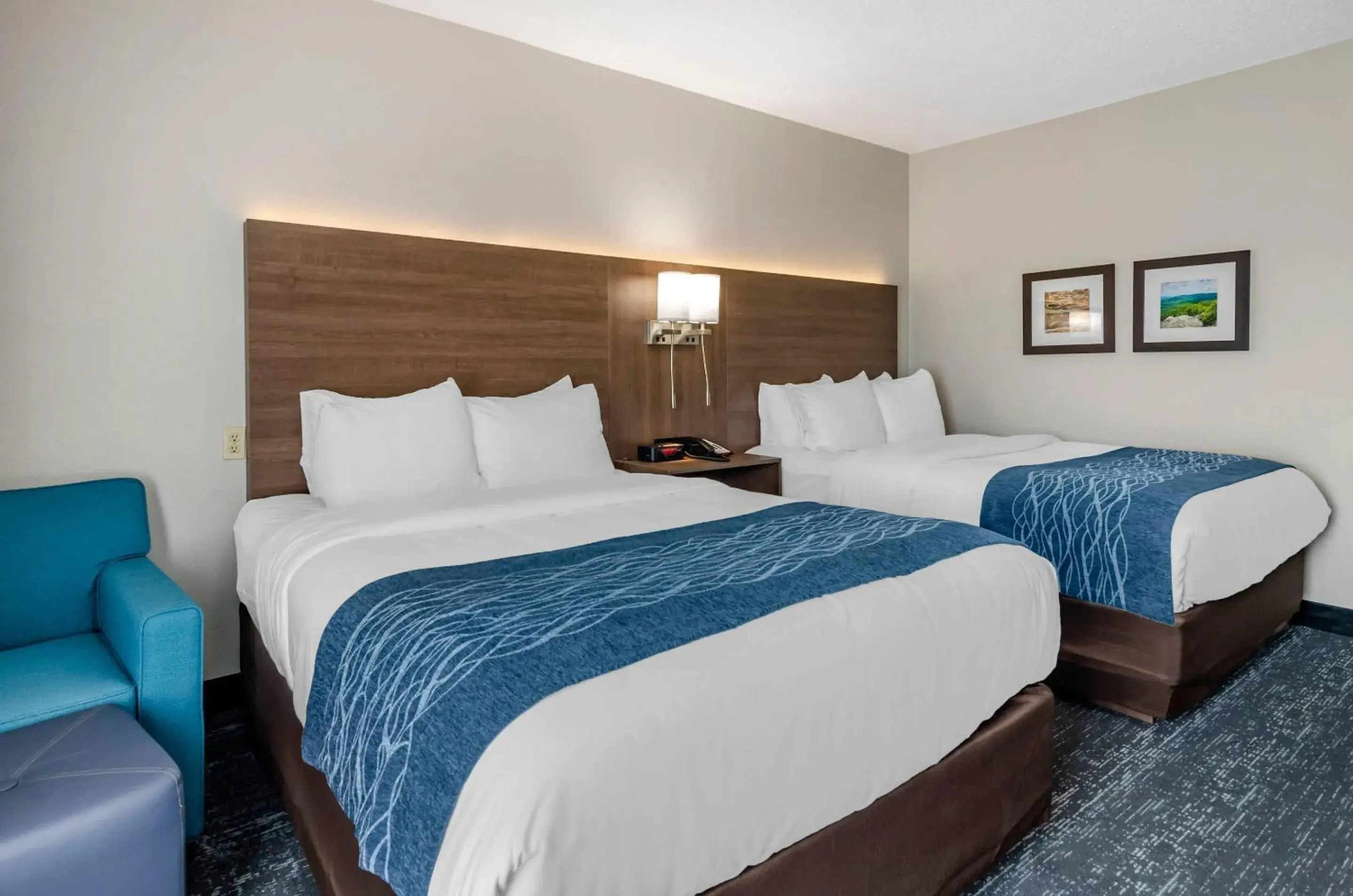 Bedroom, Bed in Comfort Inn & Suites Troutville-Roanoke North Bedroom, Bed in Comfort Inn & Suites Troutville-Roanoke North