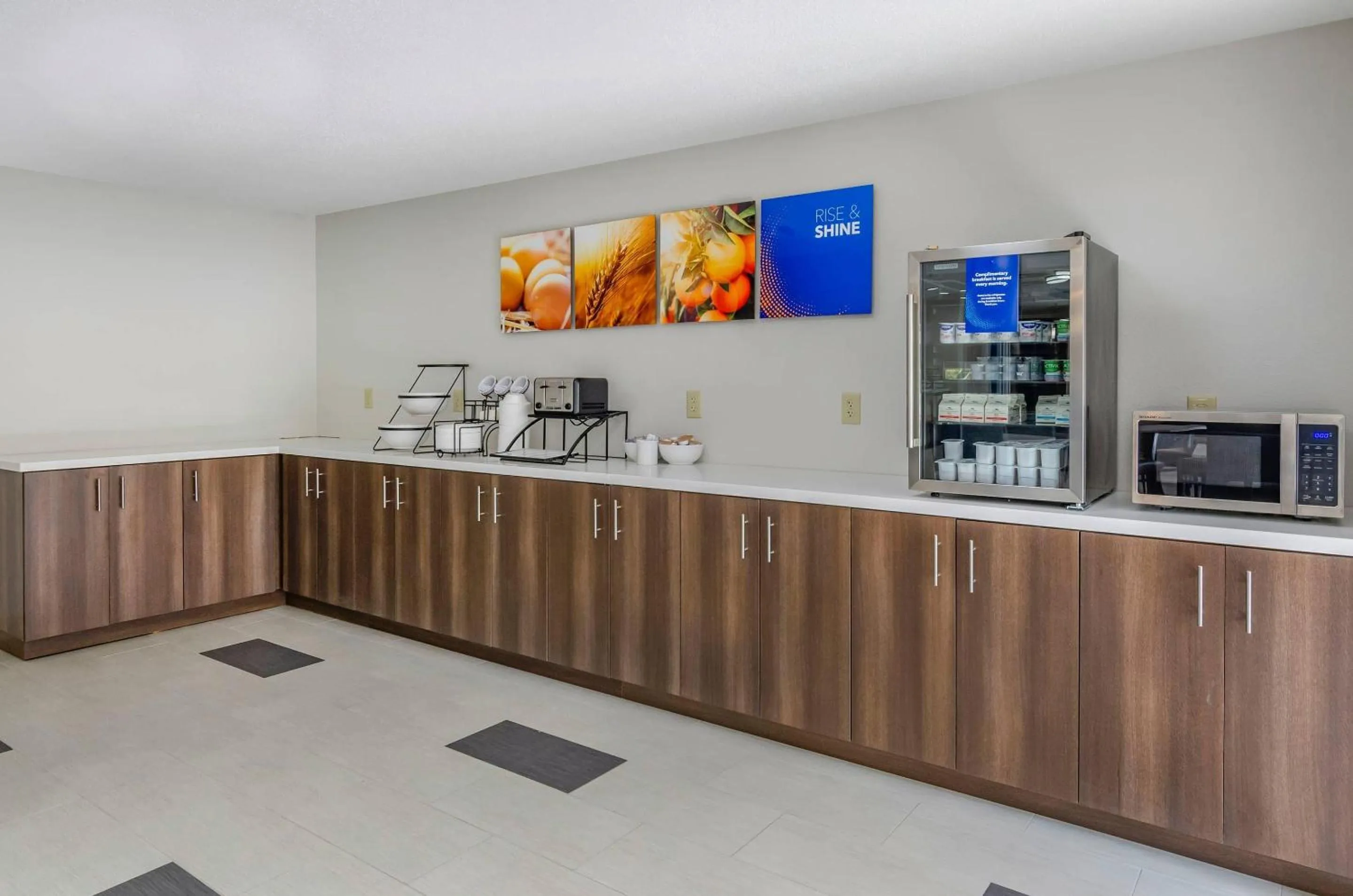 Breakfast in Comfort Inn & Suites Troutville-Roanoke North