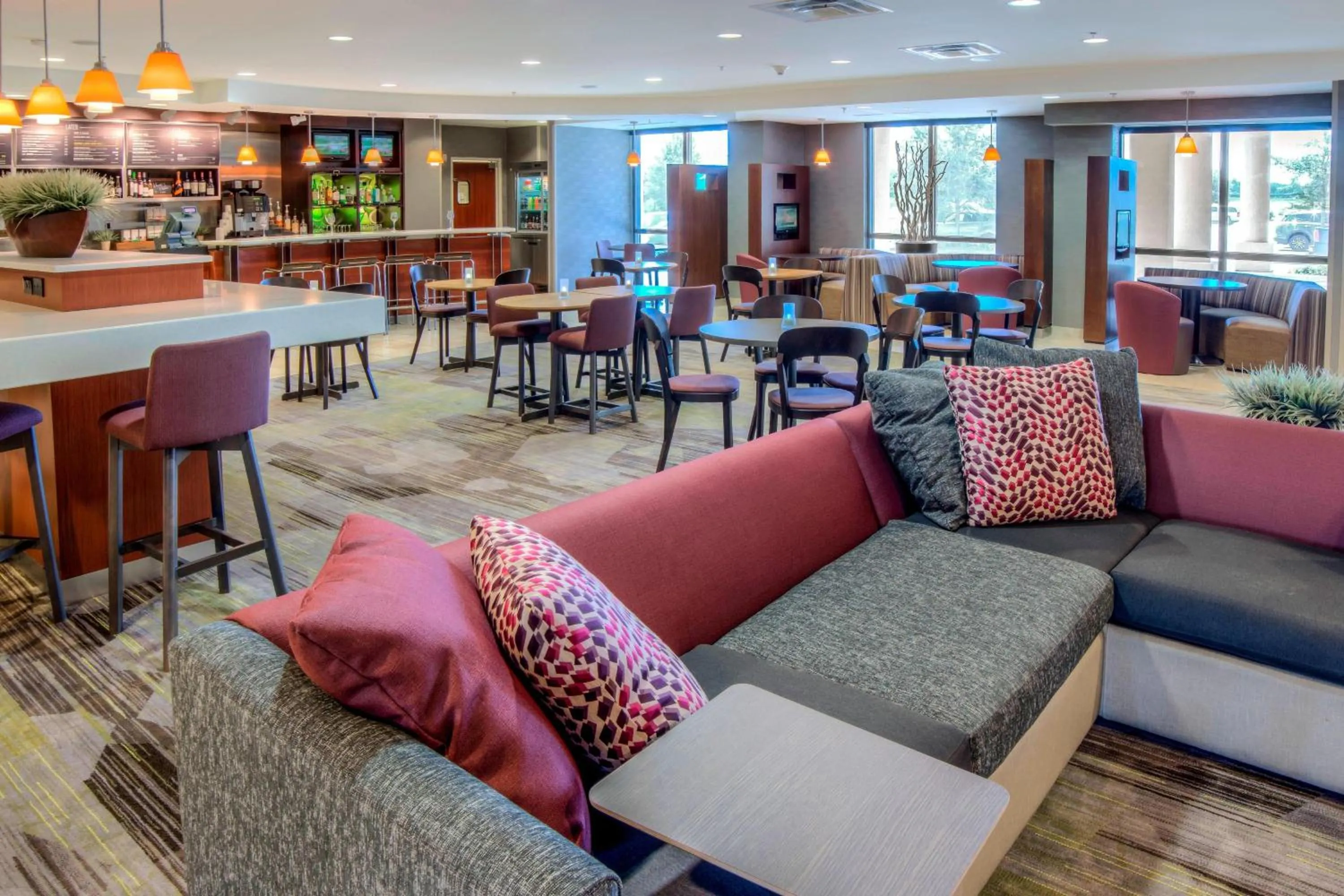 Restaurant/places to eat in Courtyard Mobile Spanish Fort/Eastern Shore