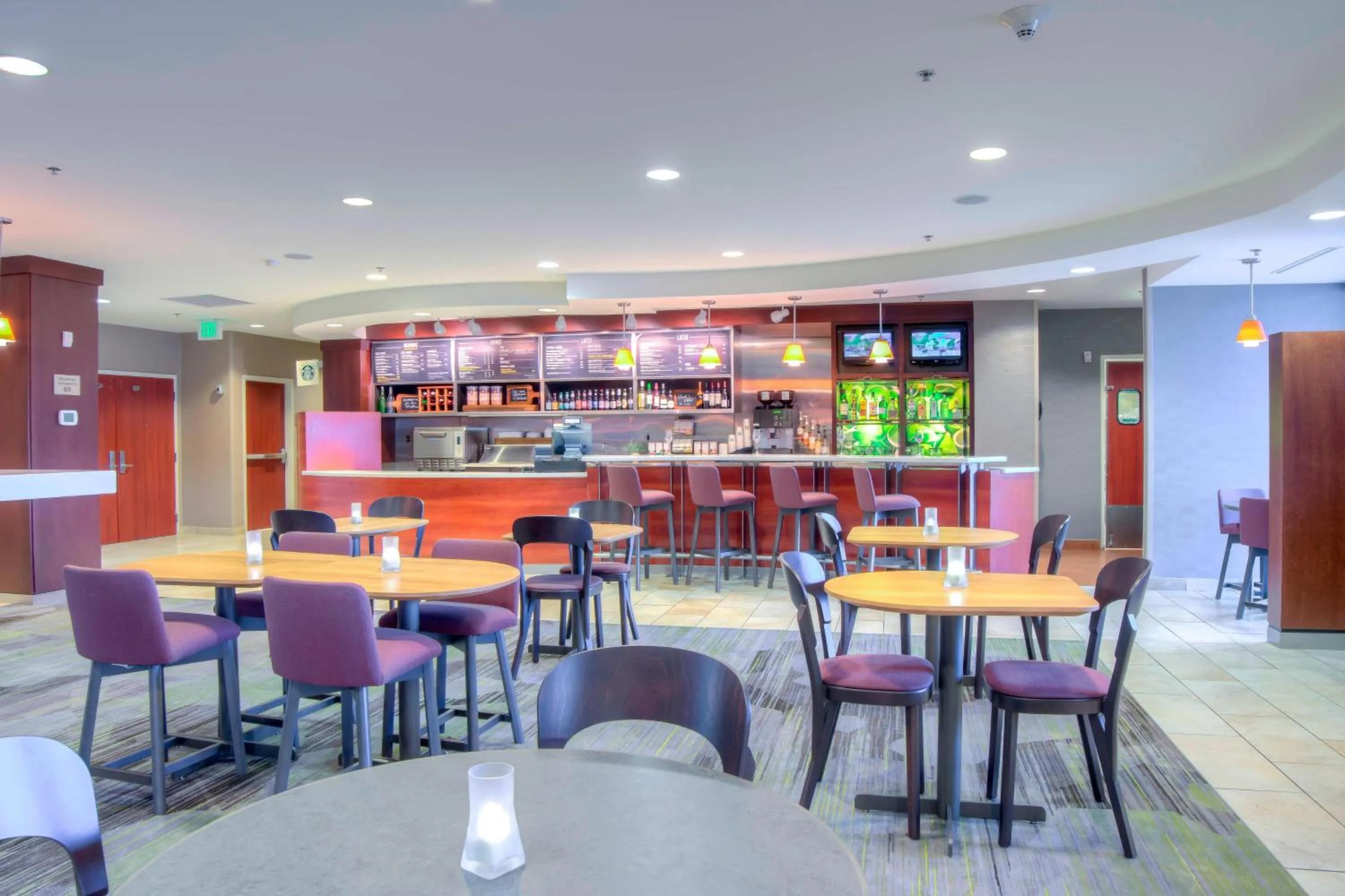 Restaurant/places to eat in Courtyard Mobile Spanish Fort/Eastern Shore