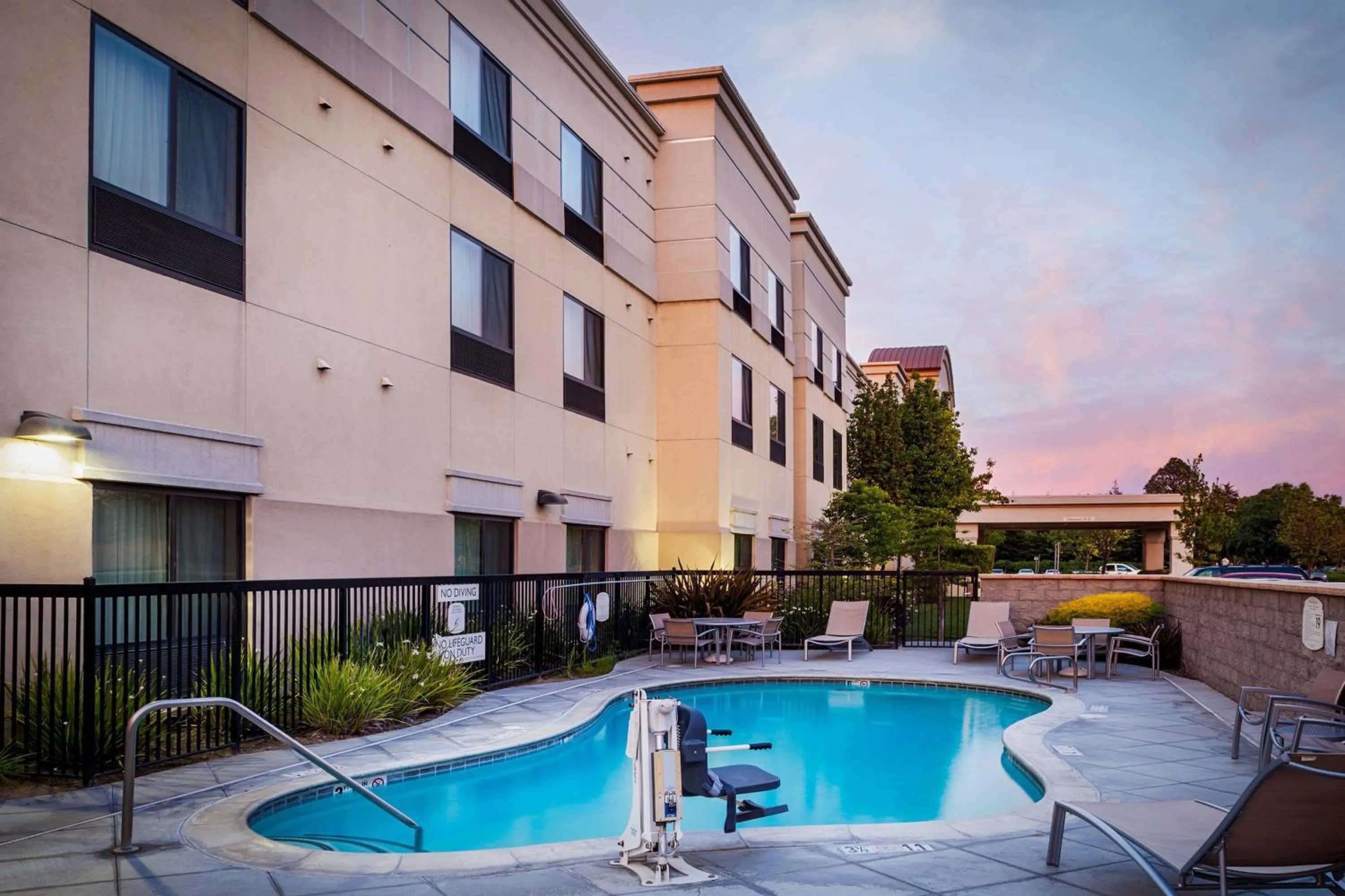 Swimming pool in SpringHill Suites by Marriott Modesto