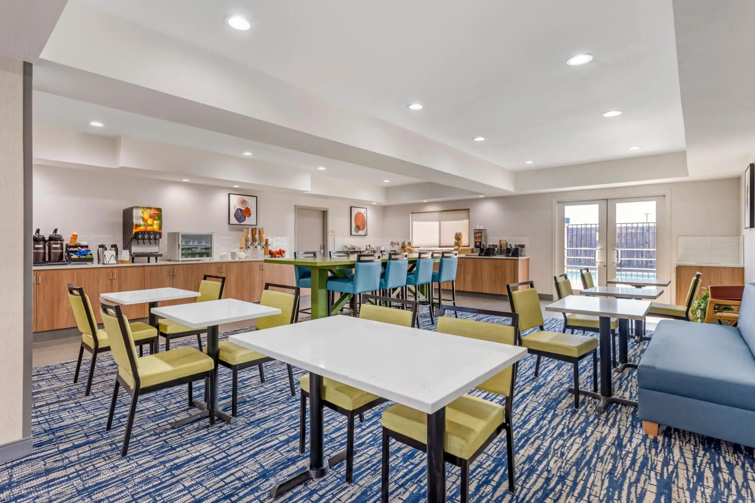 Breakfast in Country Inn & Suites by Radisson, Modesto-Salida Breakfast in Country Inn & Suites by Radisson, Modesto-Salida