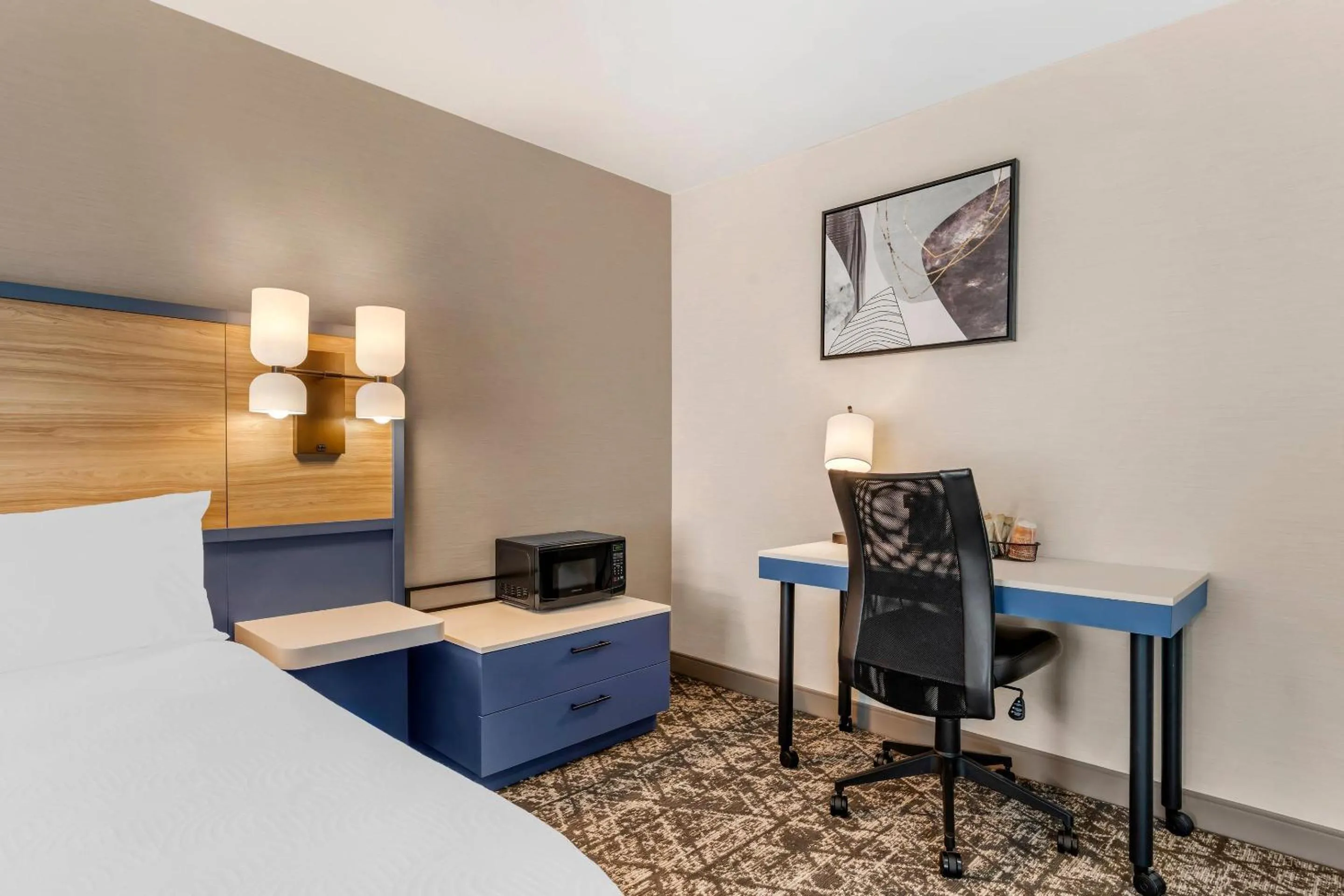 Bedroom, Bed in Country Inn & Suites by Radisson, Modesto-Salida