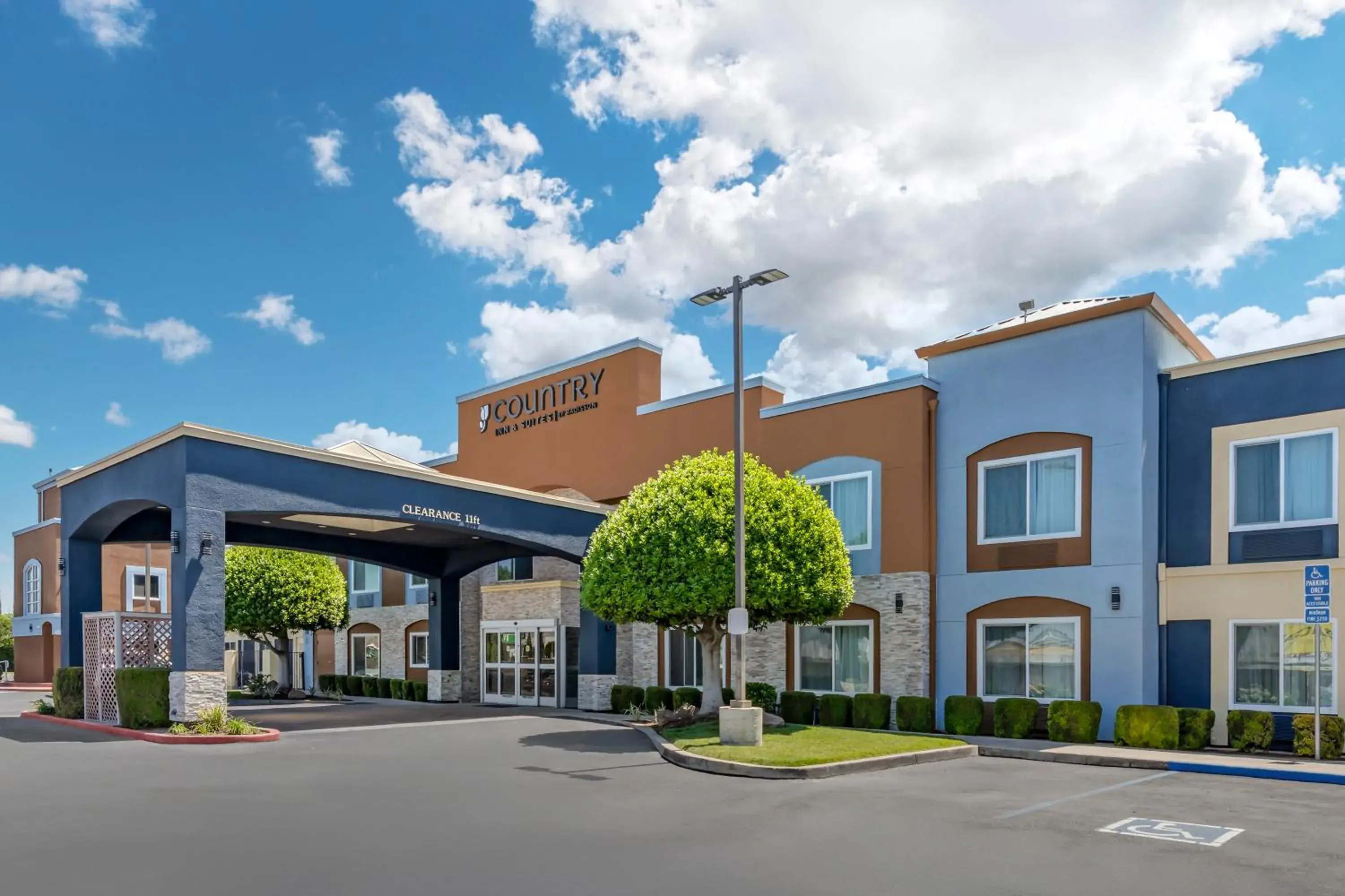 Property building in Country Inn & Suites by Radisson, Modesto-Salida Property building in Country Inn & Suites by Radisson, Modesto-Salida