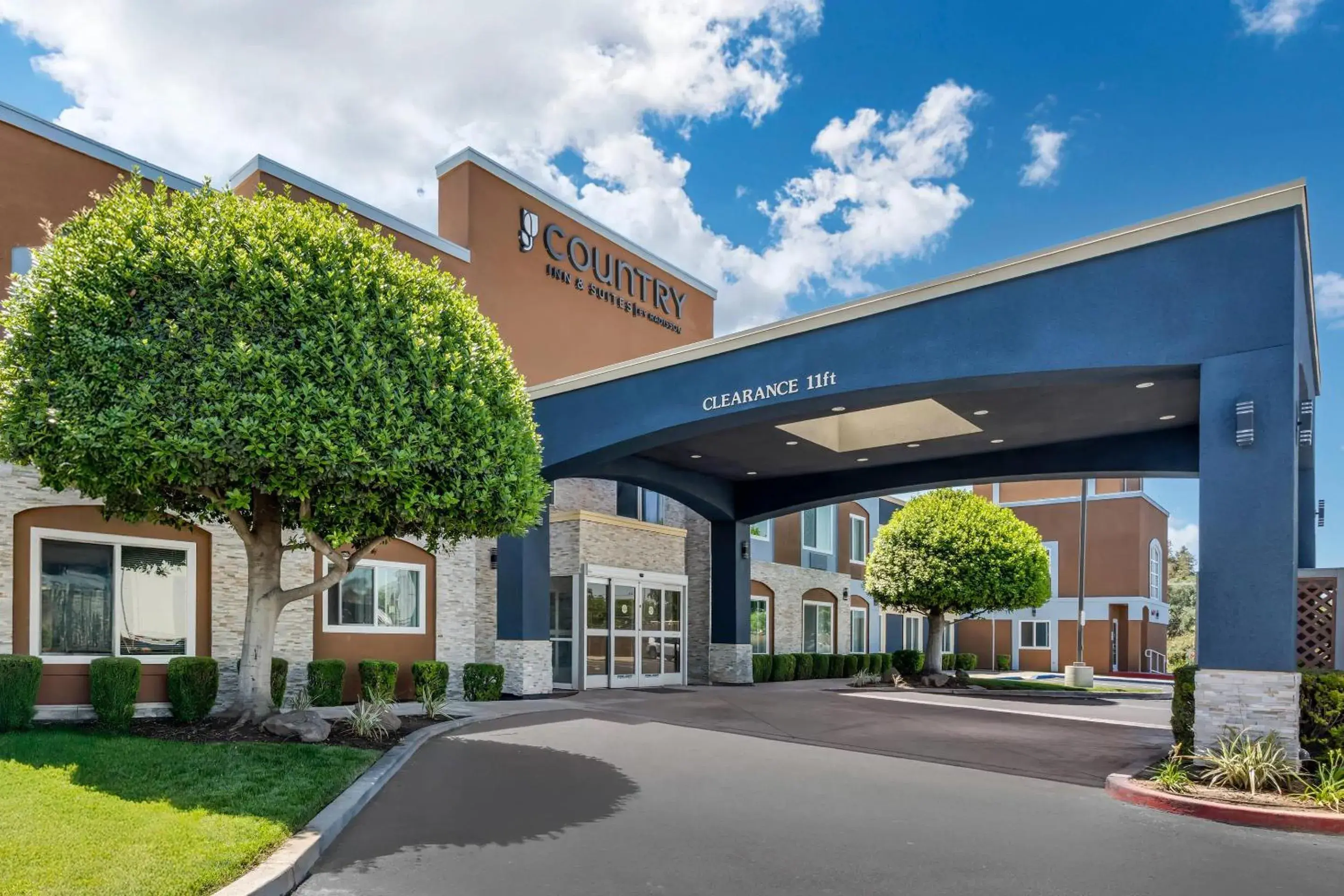 Property building in Country Inn & Suites by Radisson, Modesto-Salida Property building in Country Inn & Suites by Radisson, Modesto-Salida