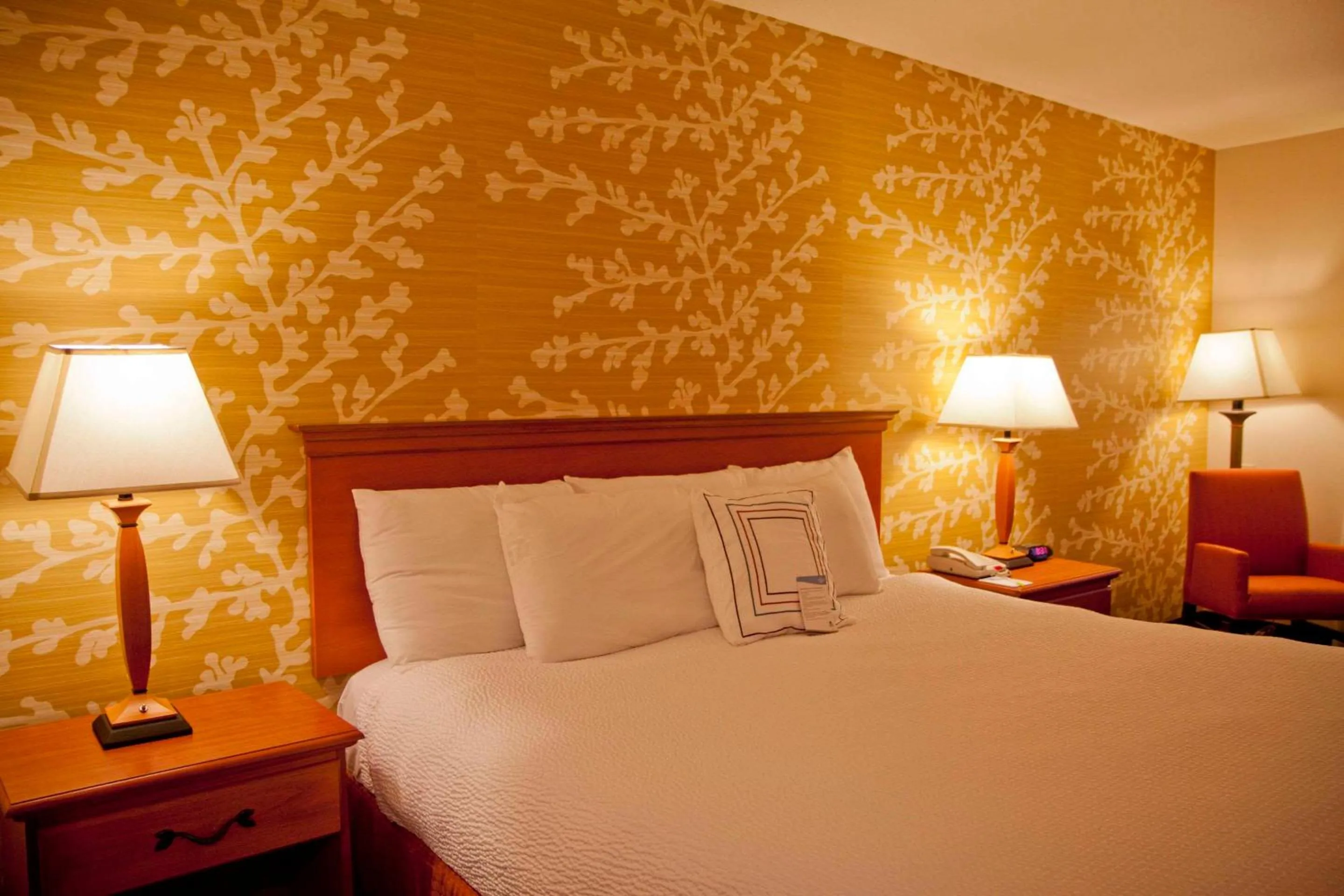 Bedroom, Bed in Fairfield Inn & Suites Modesto