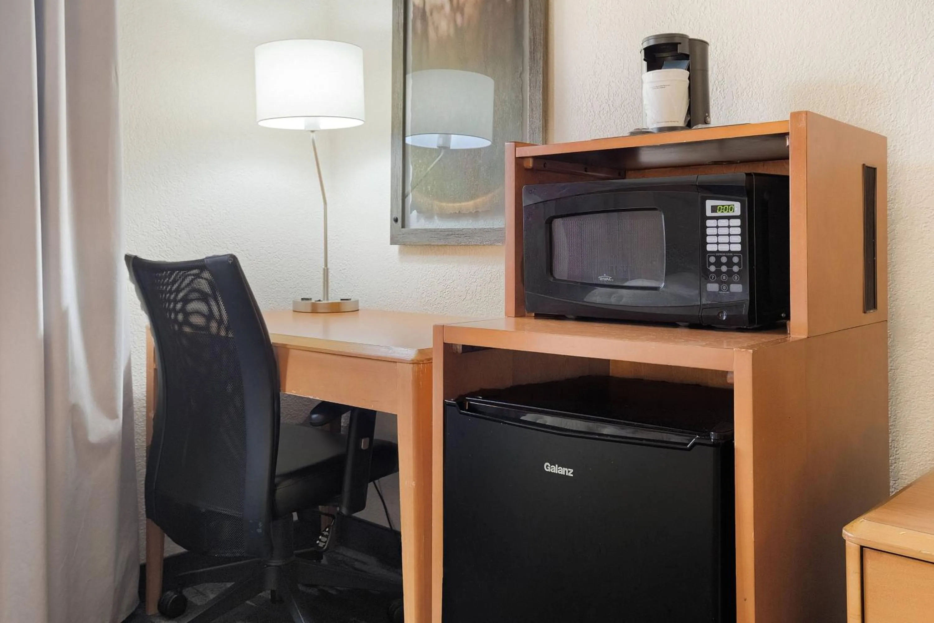 Photo of the whole room in Fairfield Inn and Suites Mobile