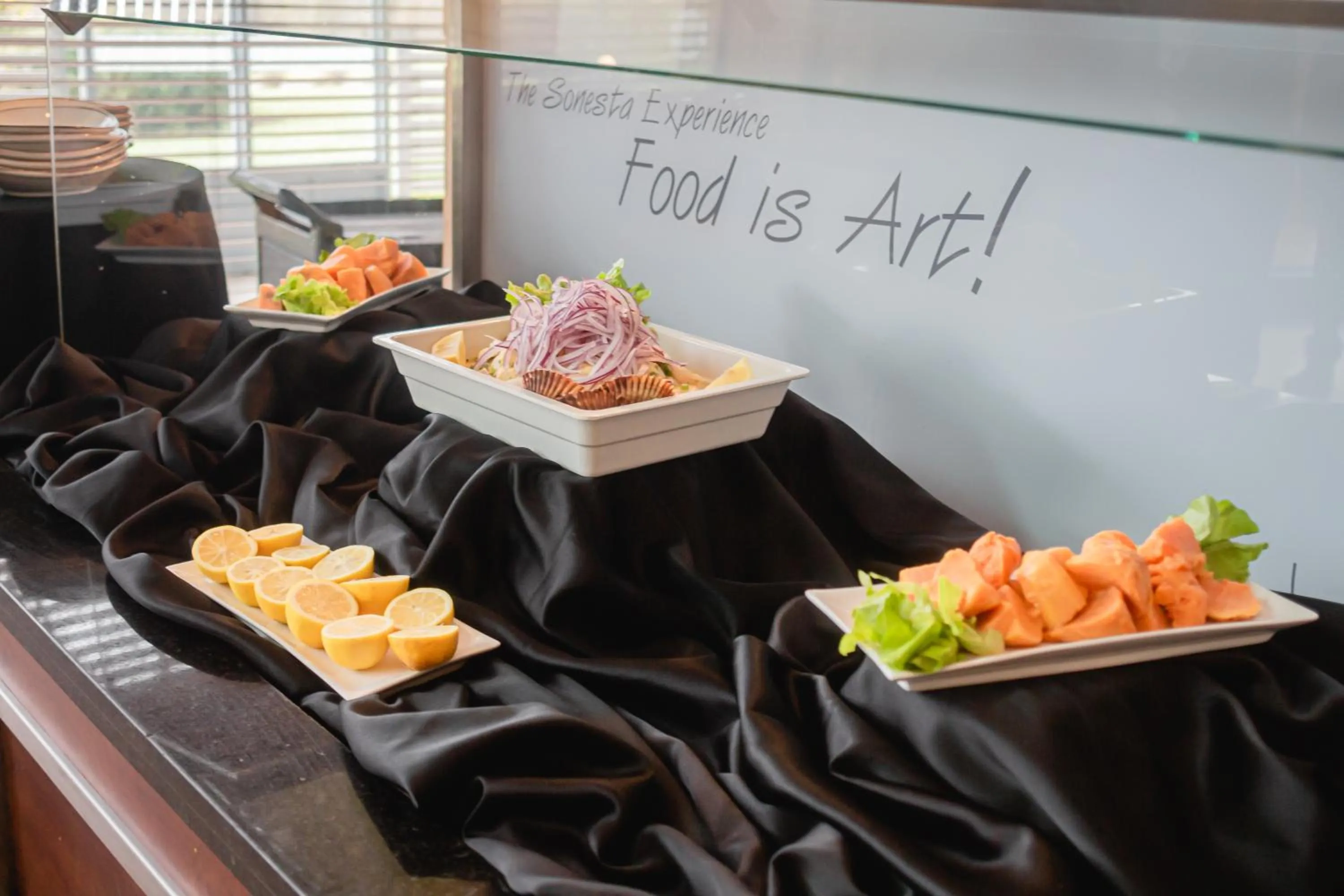 Restaurant/places to eat in Sonesta Hotel Osorno