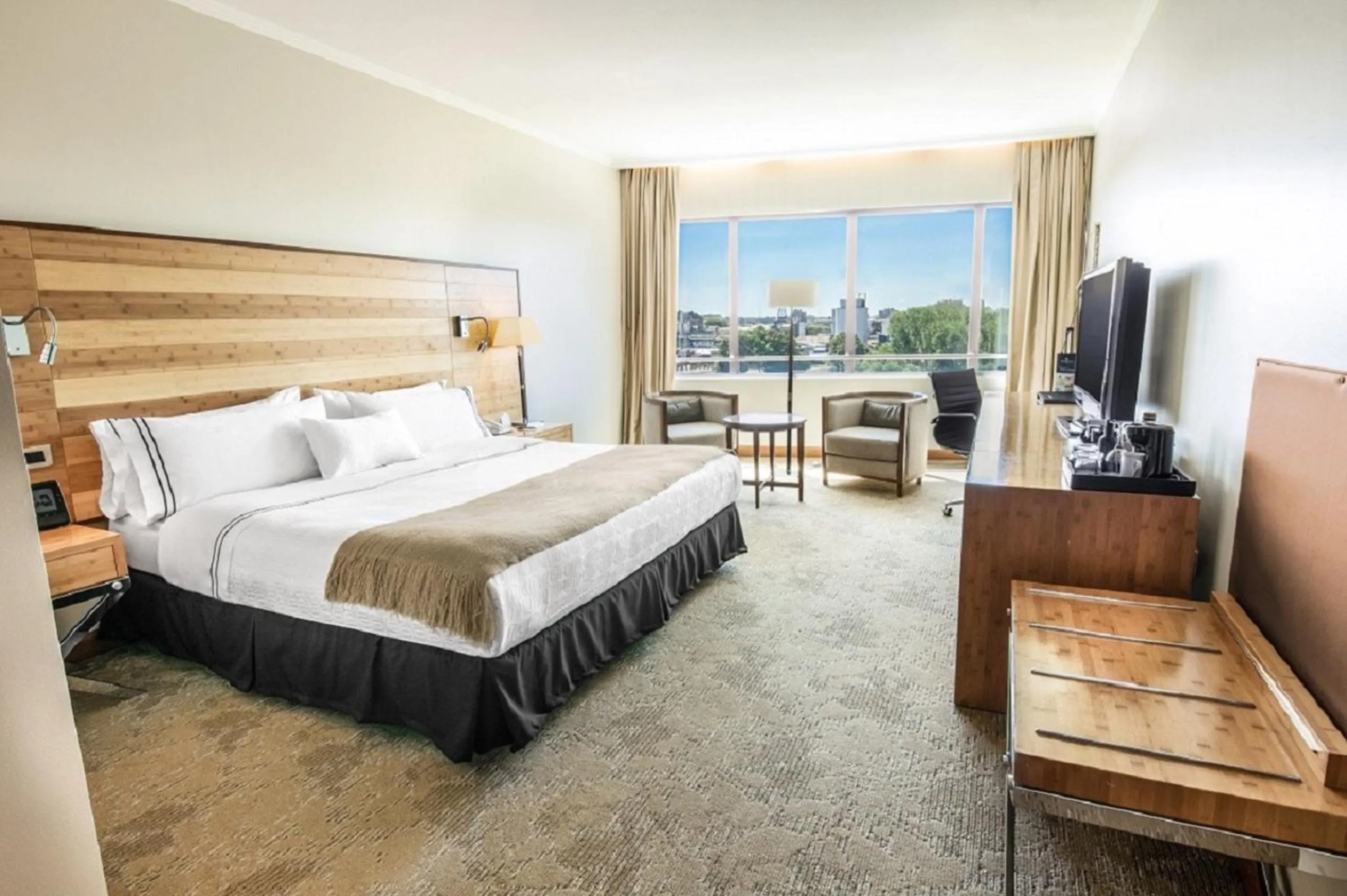 Photo of the whole room, Bed in Sonesta Hotel Osorno