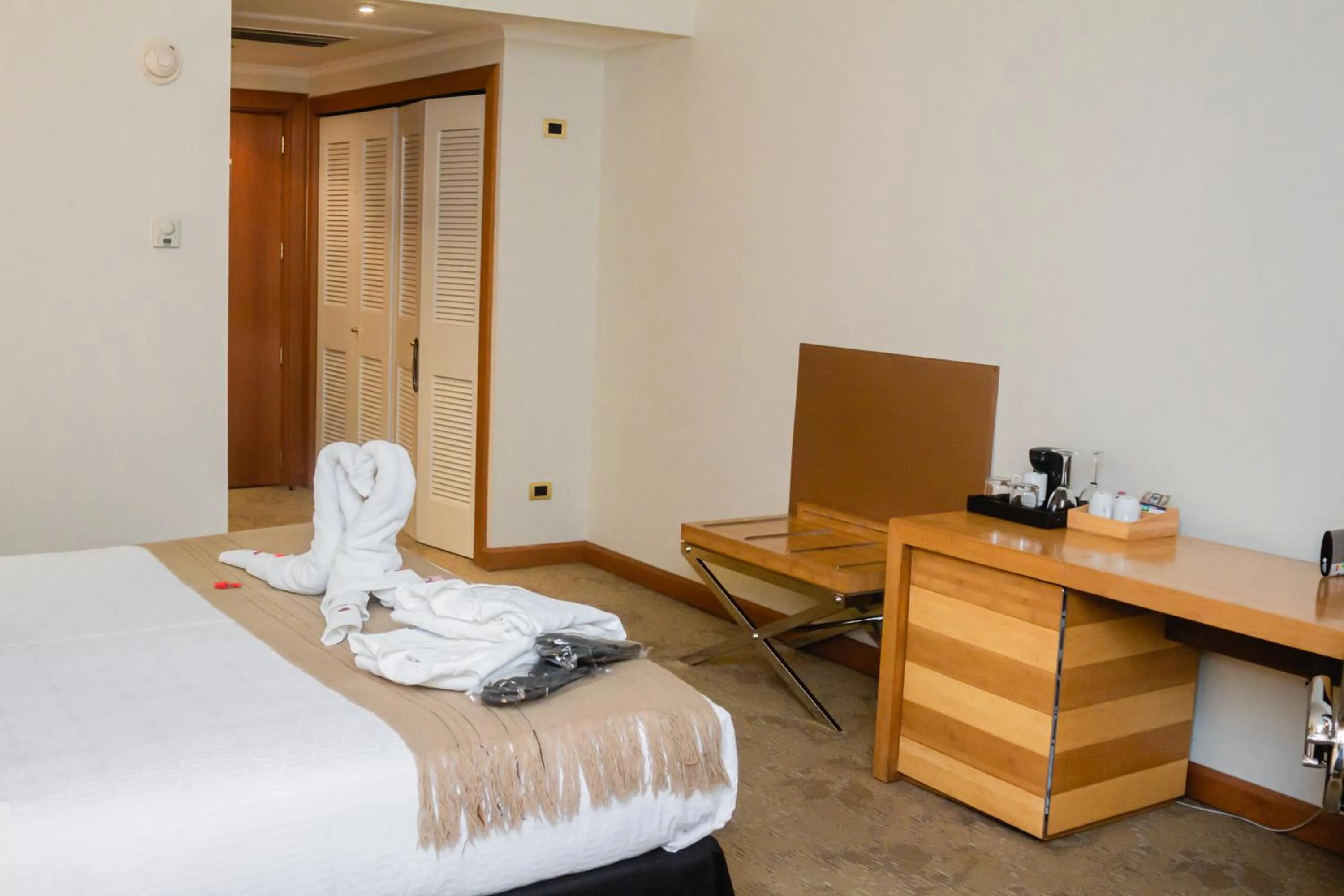 Property building, Bed in Sonesta Hotel Osorno