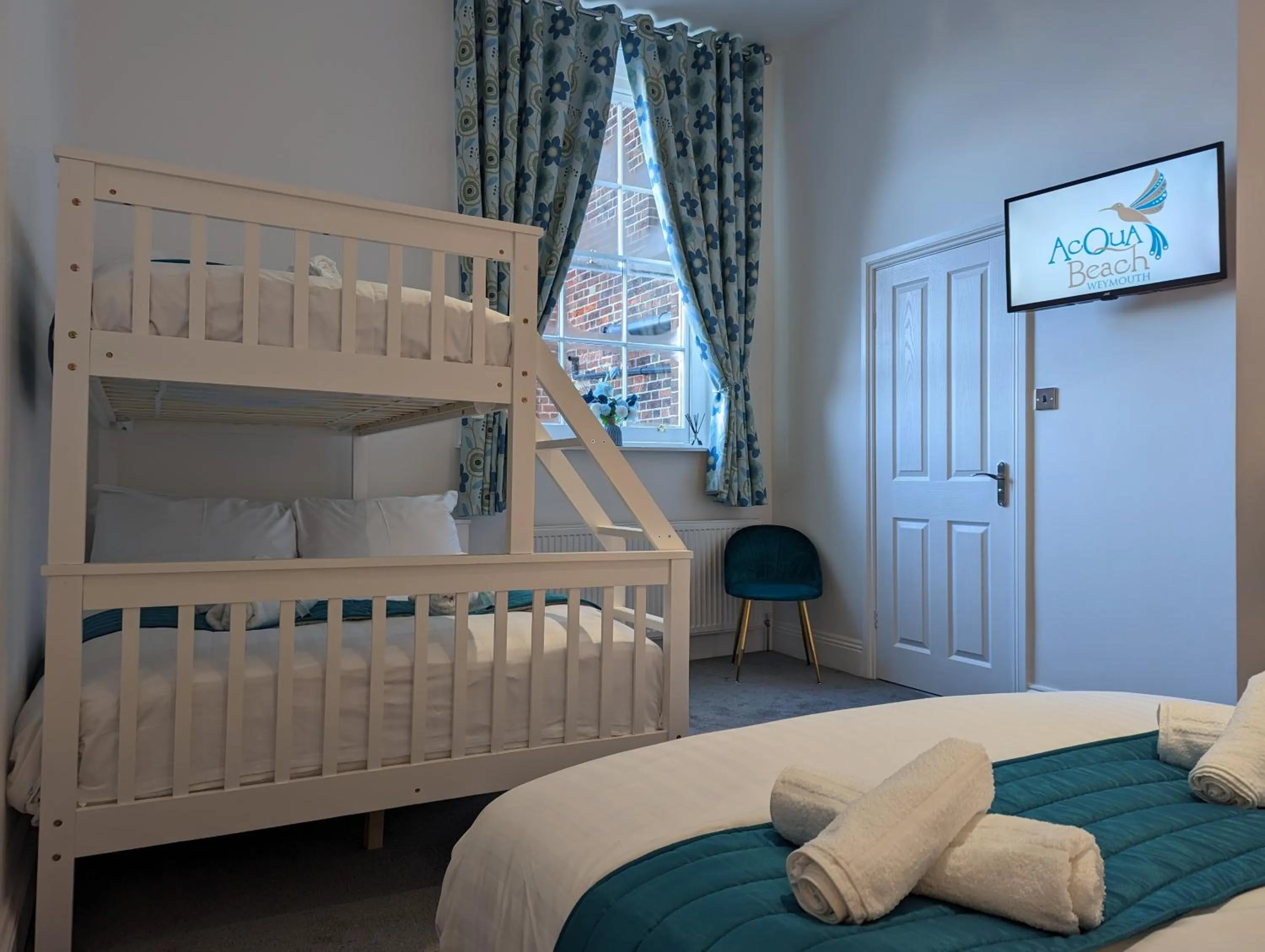 bunk bed in Acqua Beach Weymouth