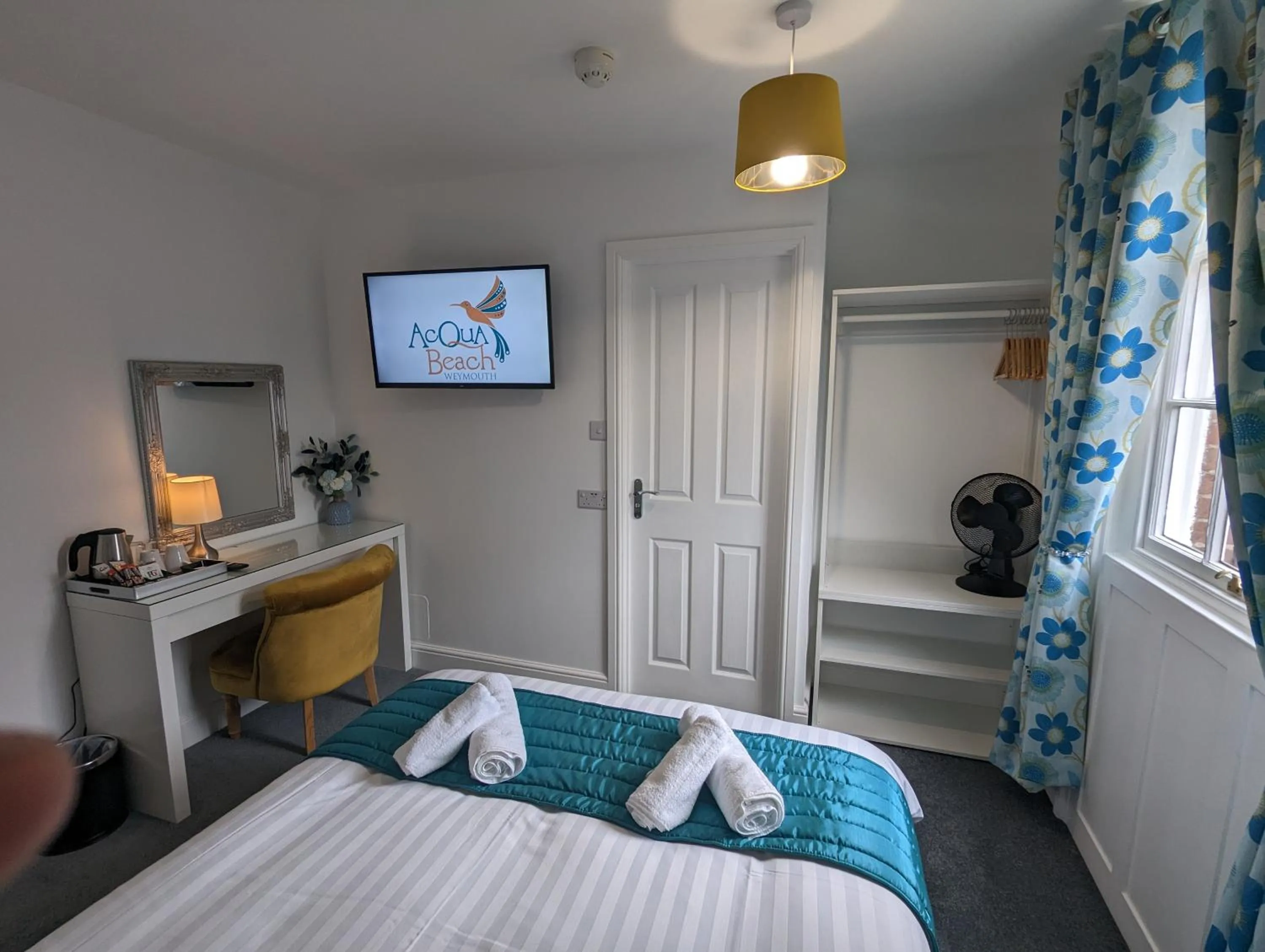 Drinks in Acqua Beach Weymouth