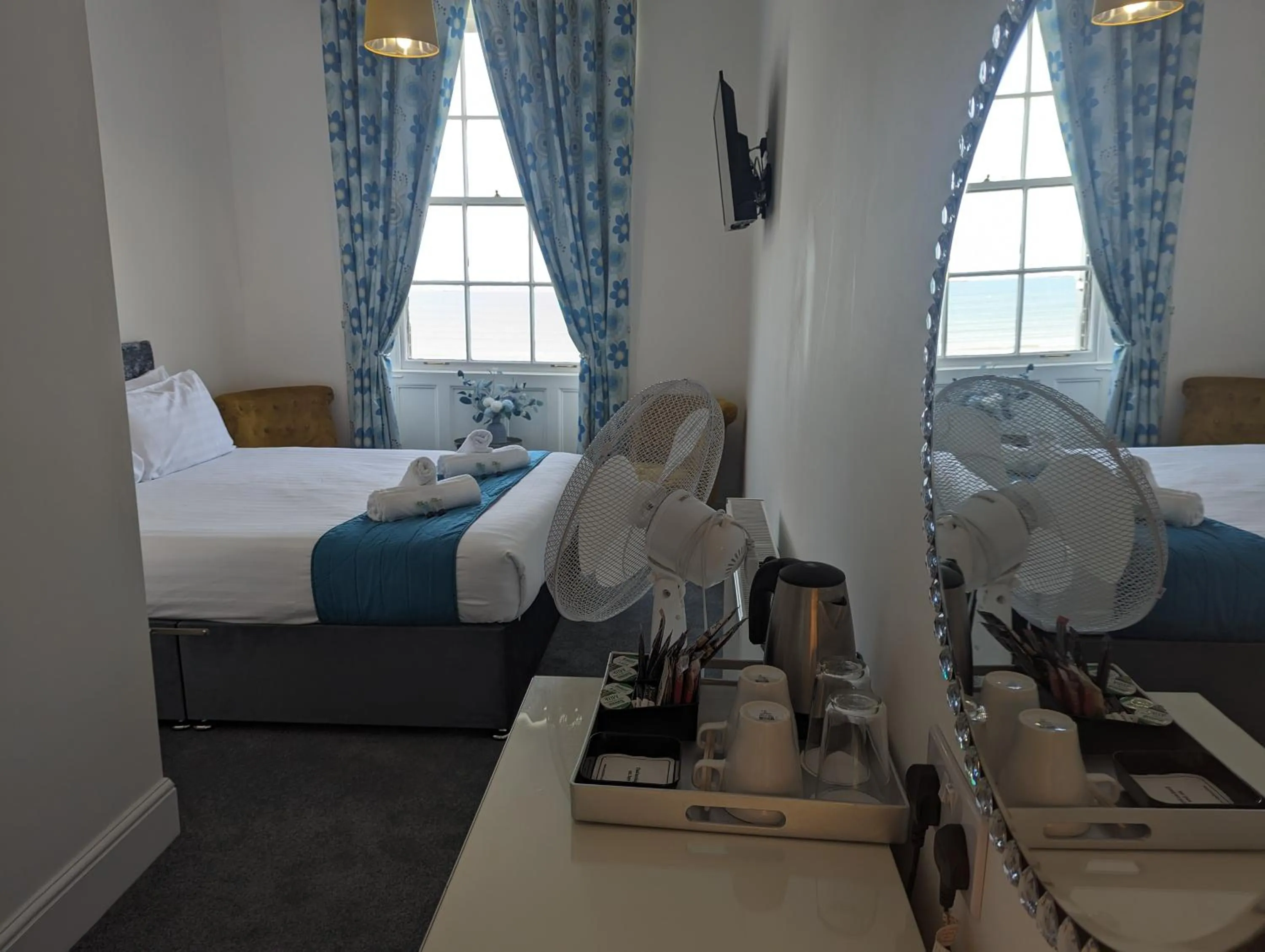 Coffee/tea facilities in Acqua Beach Weymouth