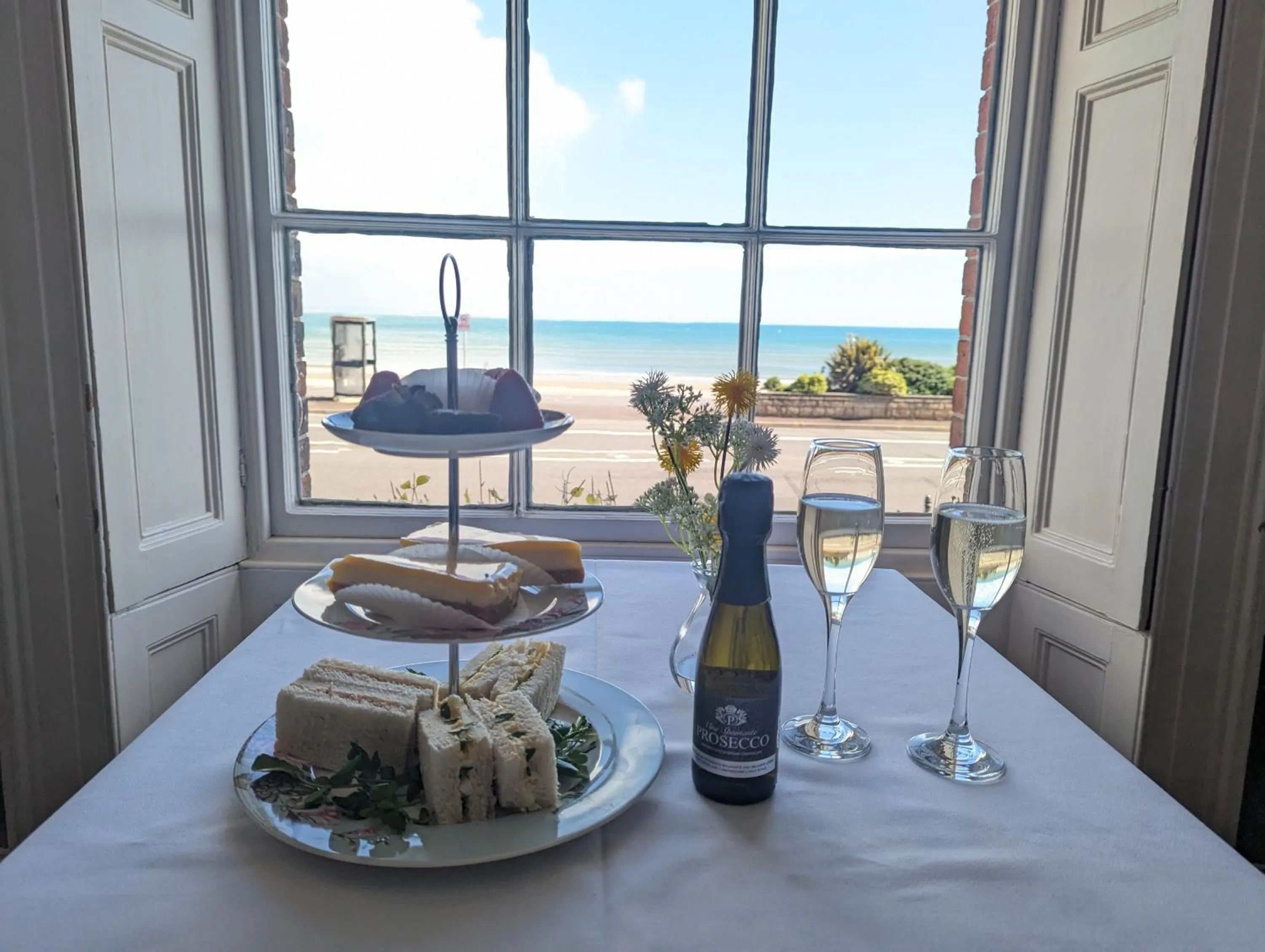 Restaurant/places to eat in Acqua Beach Weymouth