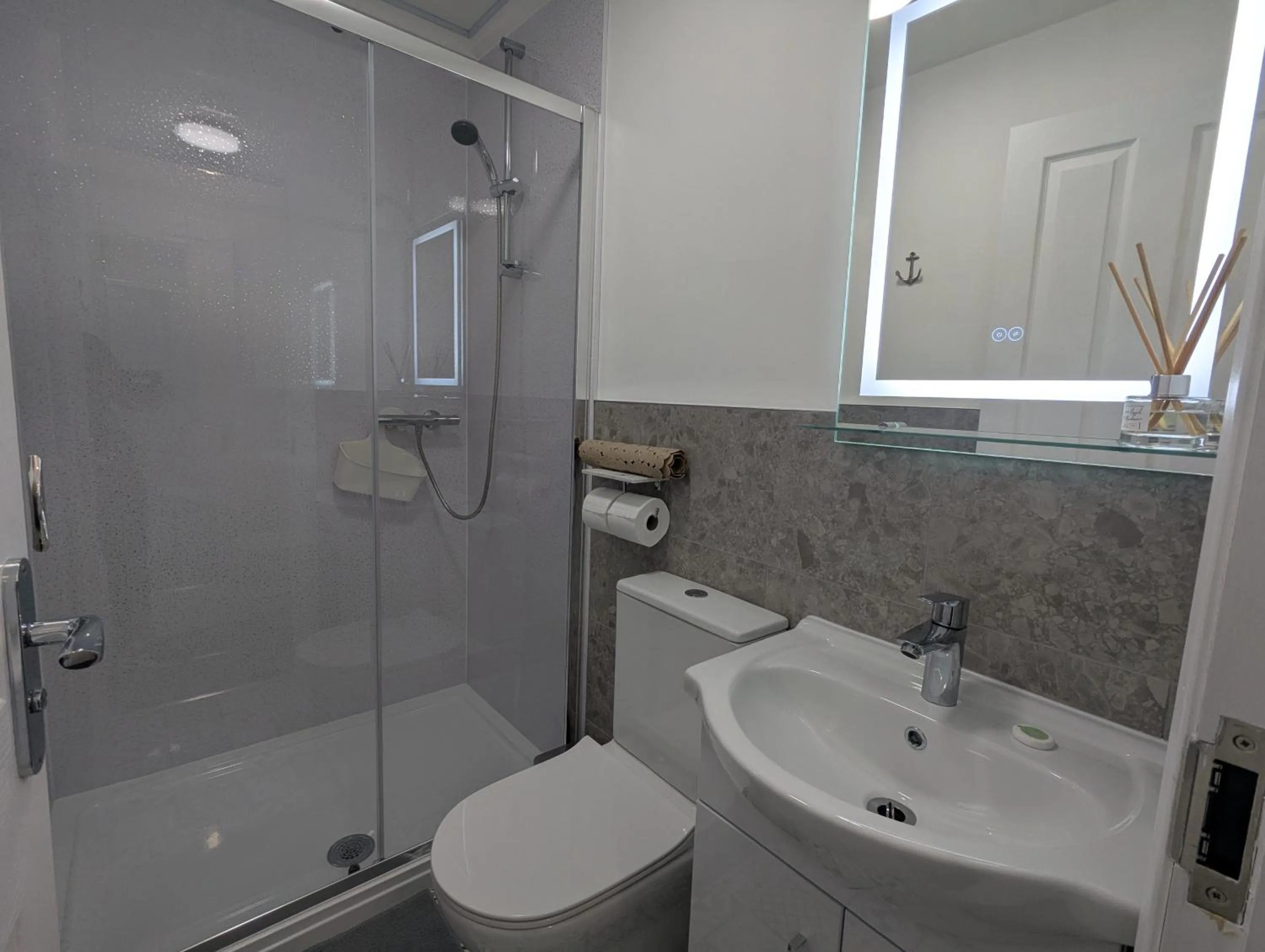 Shower in Acqua Beach Weymouth