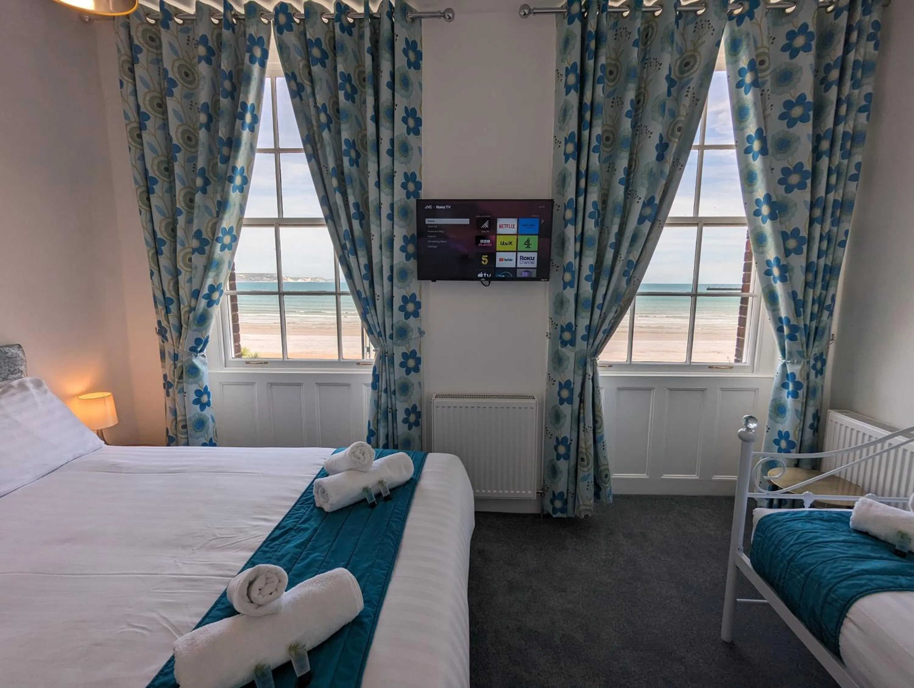 Bed in Acqua Beach Weymouth