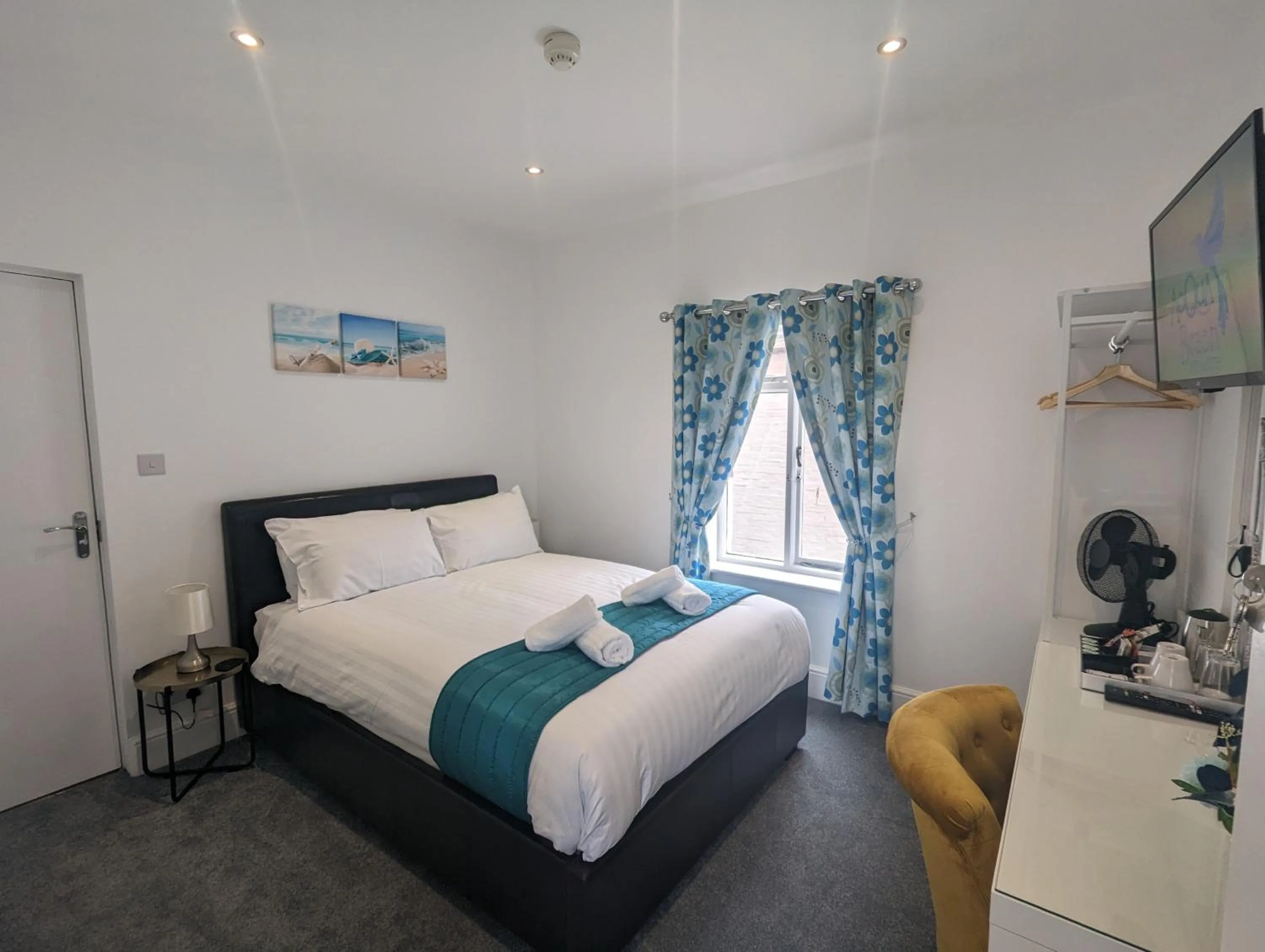 Bed in Acqua Beach Weymouth