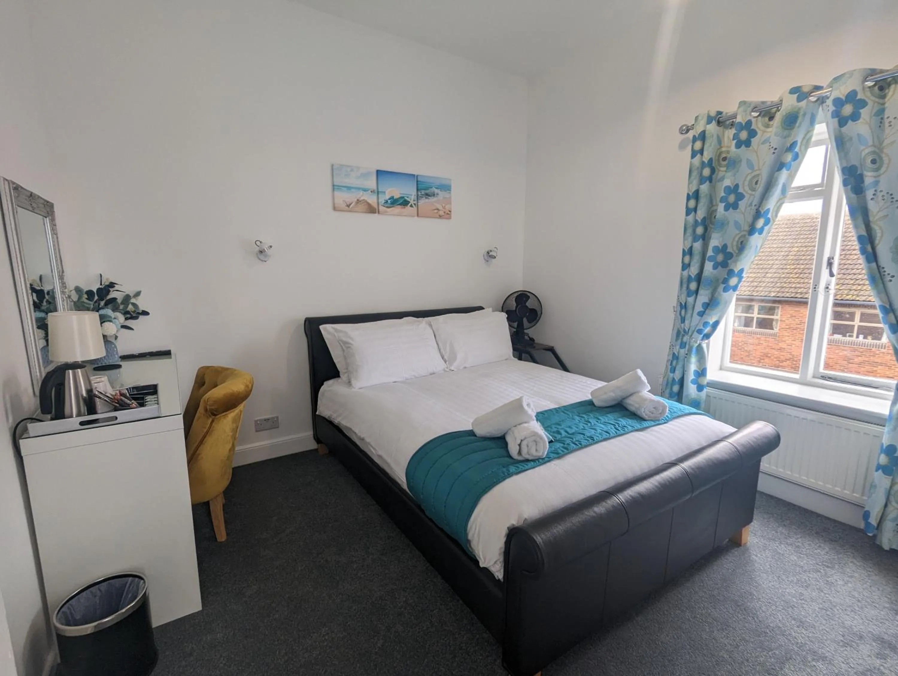 Bed in Acqua Beach Weymouth