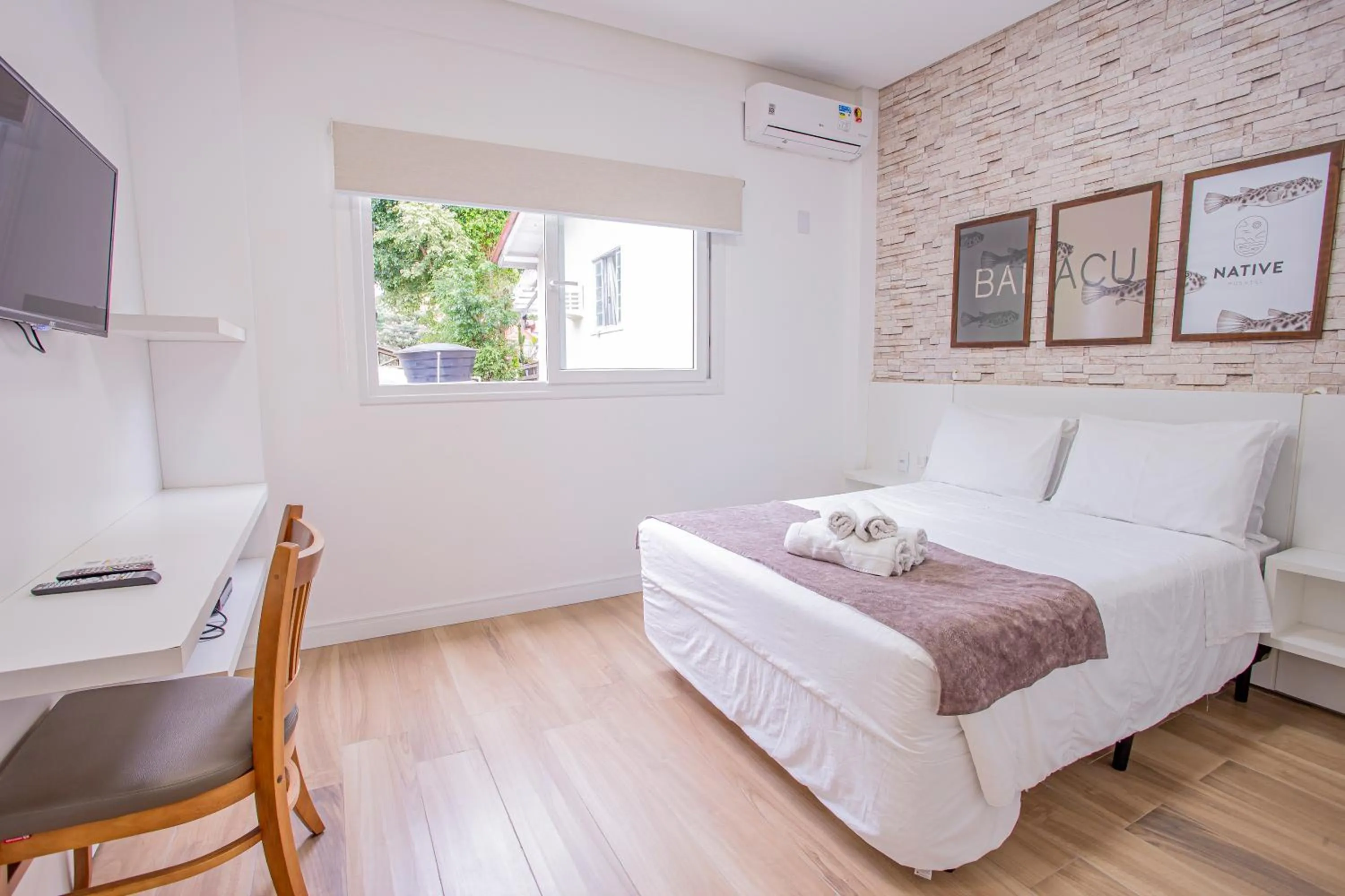 Photo of the whole room, Bed in Pousada Native