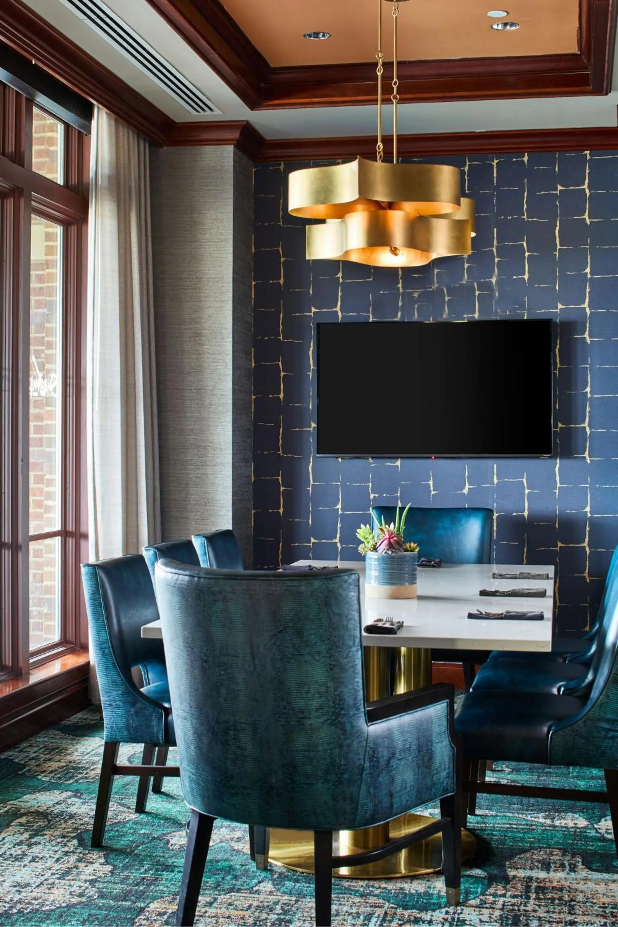 Restaurant/places to eat in Renaissance Shoals Resort & Spa