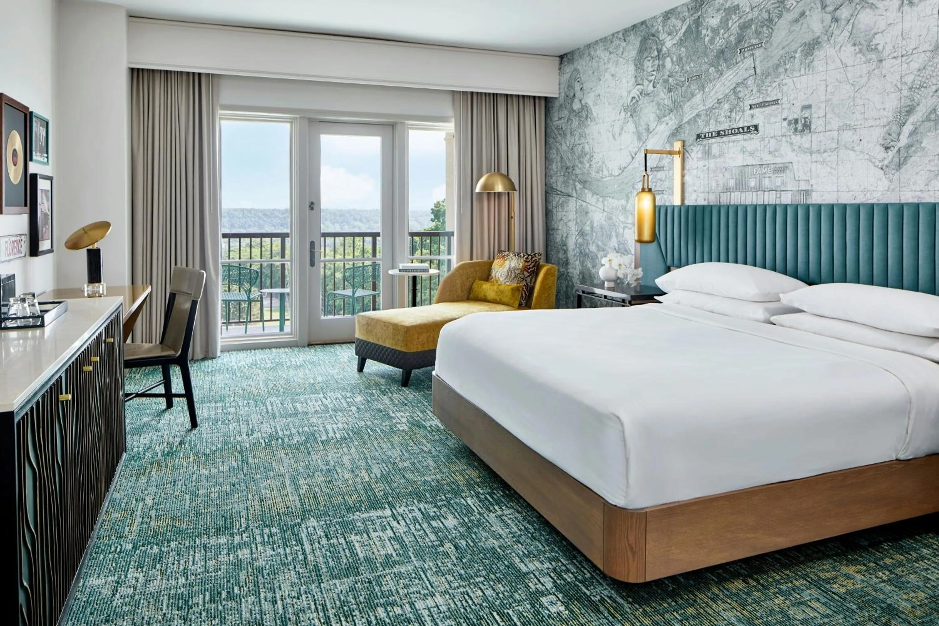 Photo of the whole room, Bed in Renaissance Shoals Resort & Spa