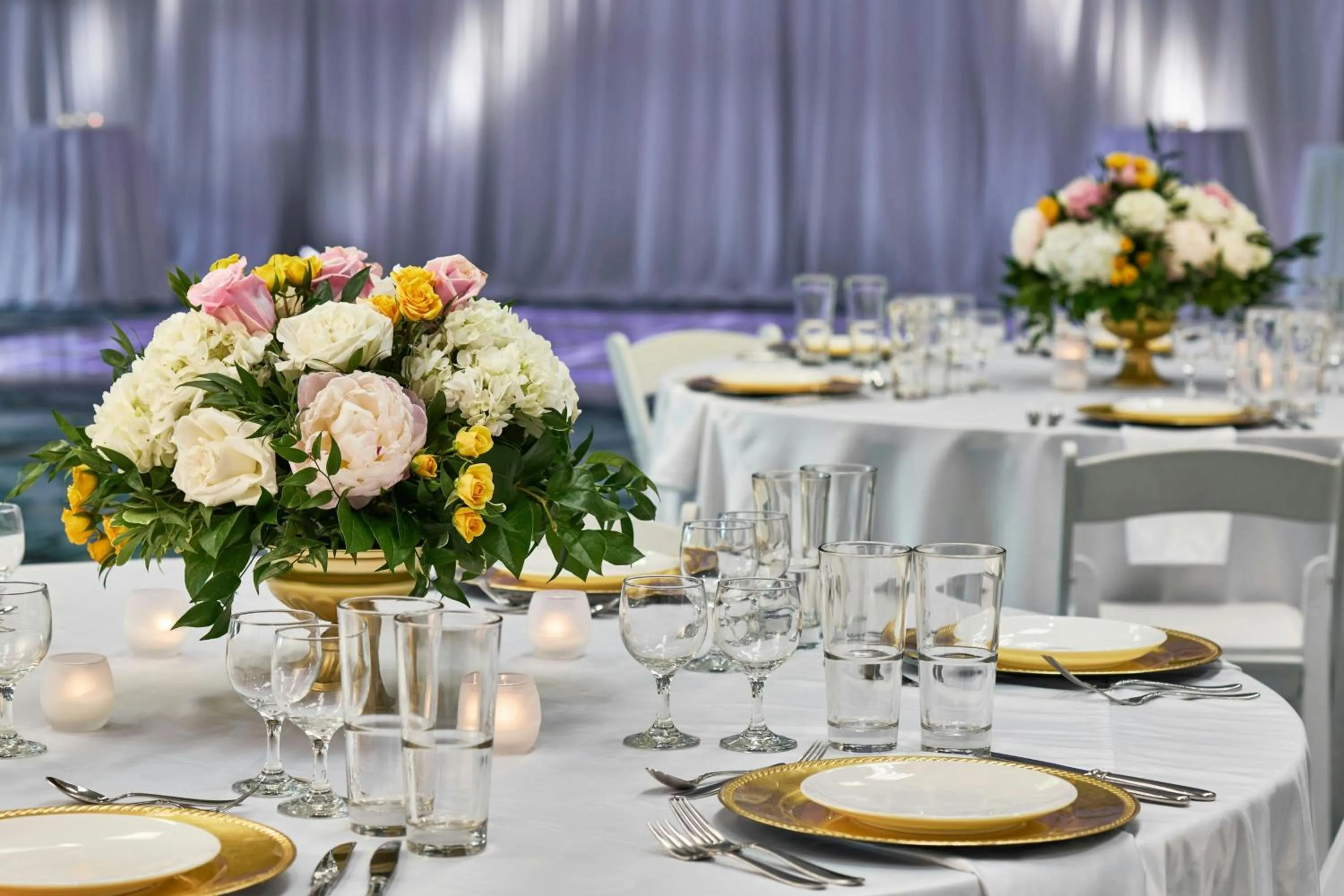 Lobby or reception in Renaissance Shoals Resort & Spa