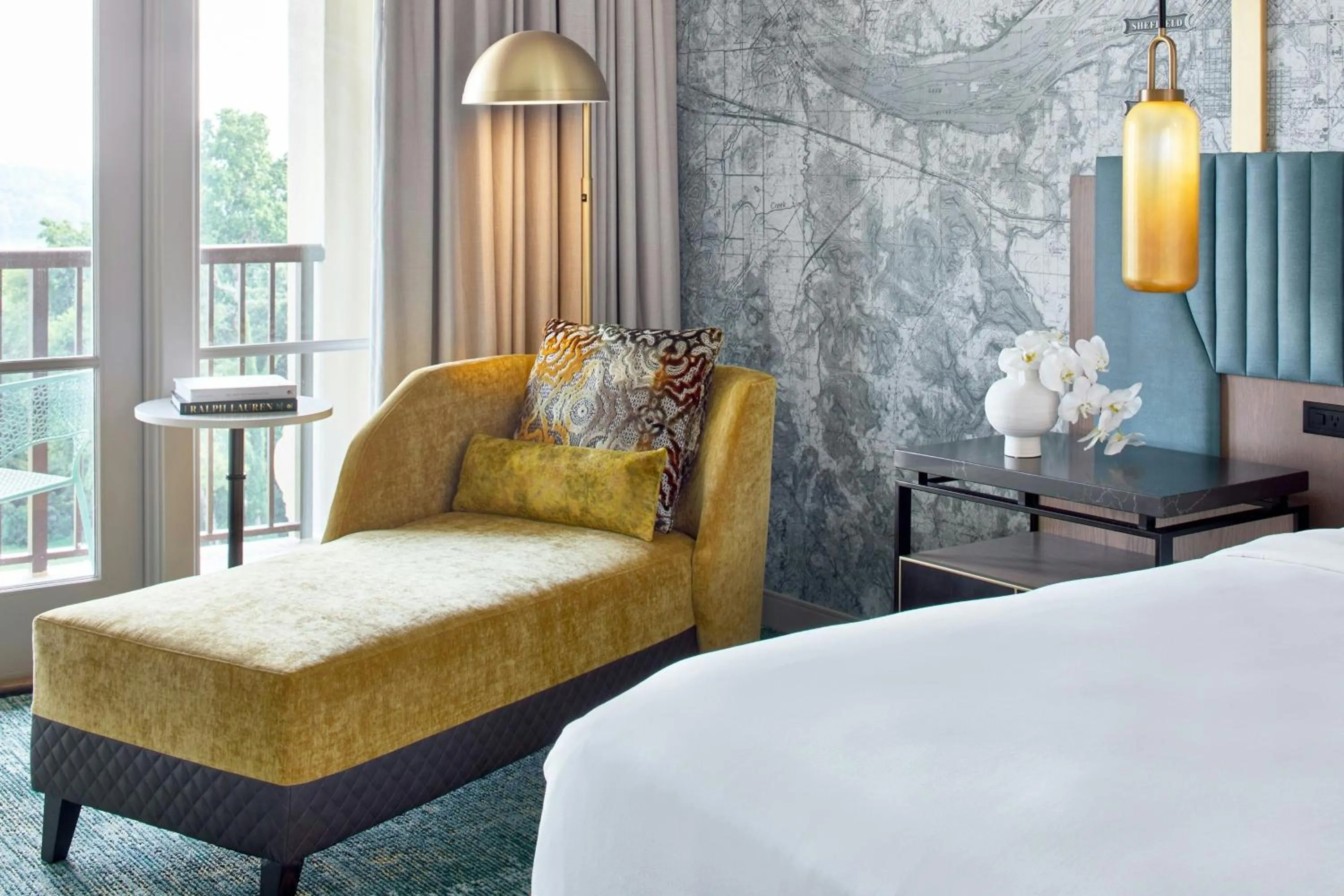 Photo of the whole room, Bed in Renaissance Shoals Resort & Spa