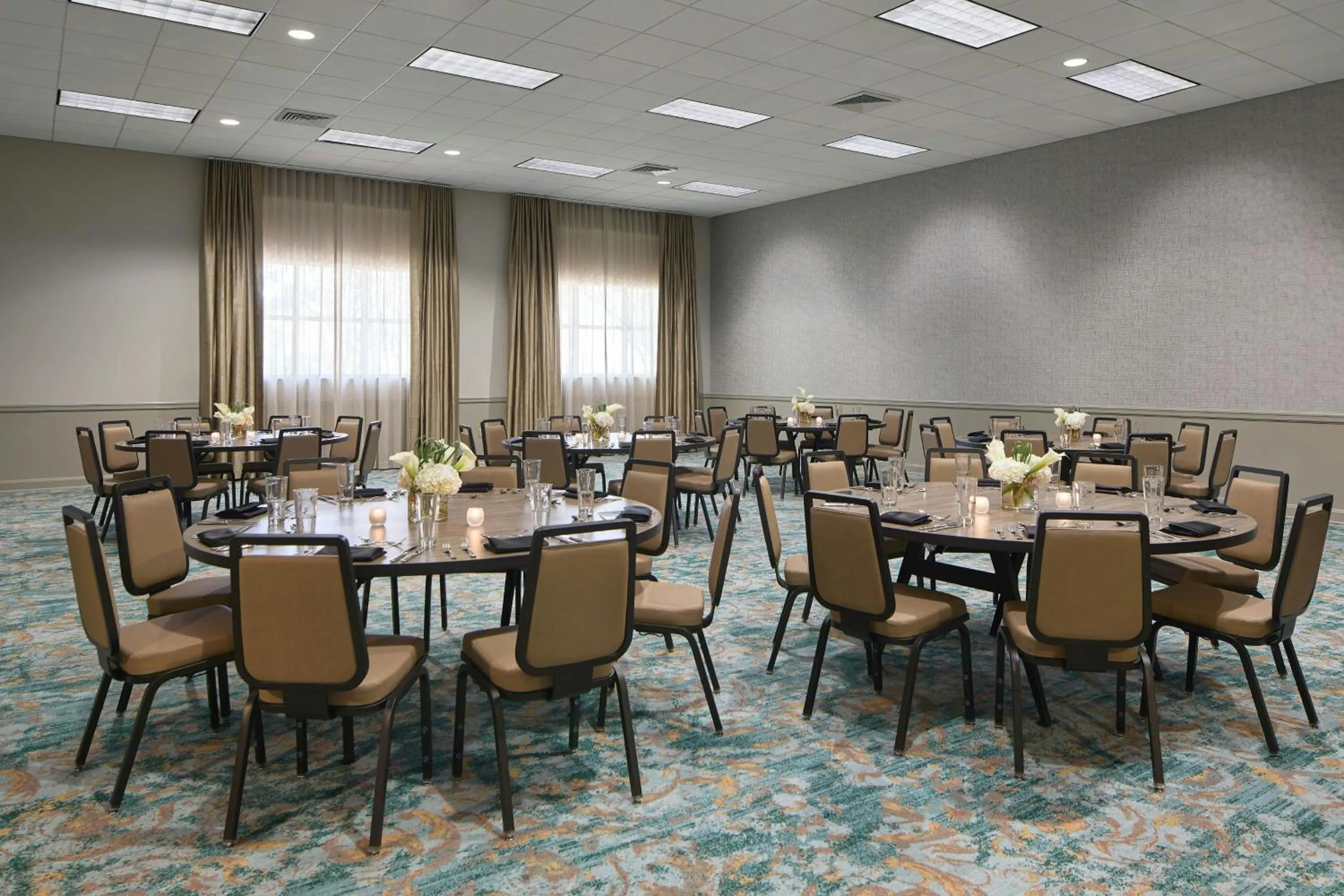 Meeting/conference room in Renaissance Shoals Resort & Spa